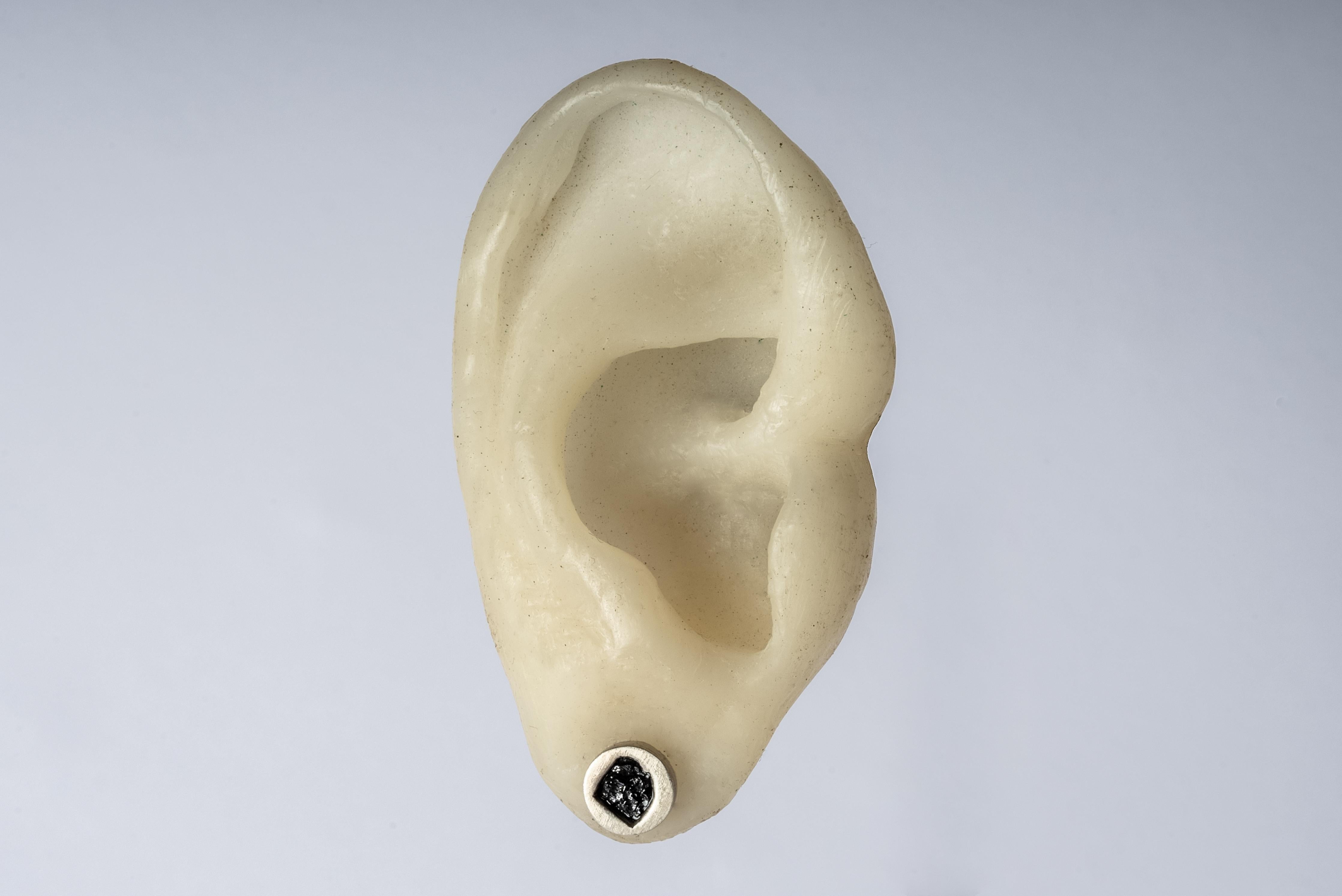 Tiny Stud Earring (0.1 CT, Black Diamond Fragment, MA+KFRDIA) For Sale 1