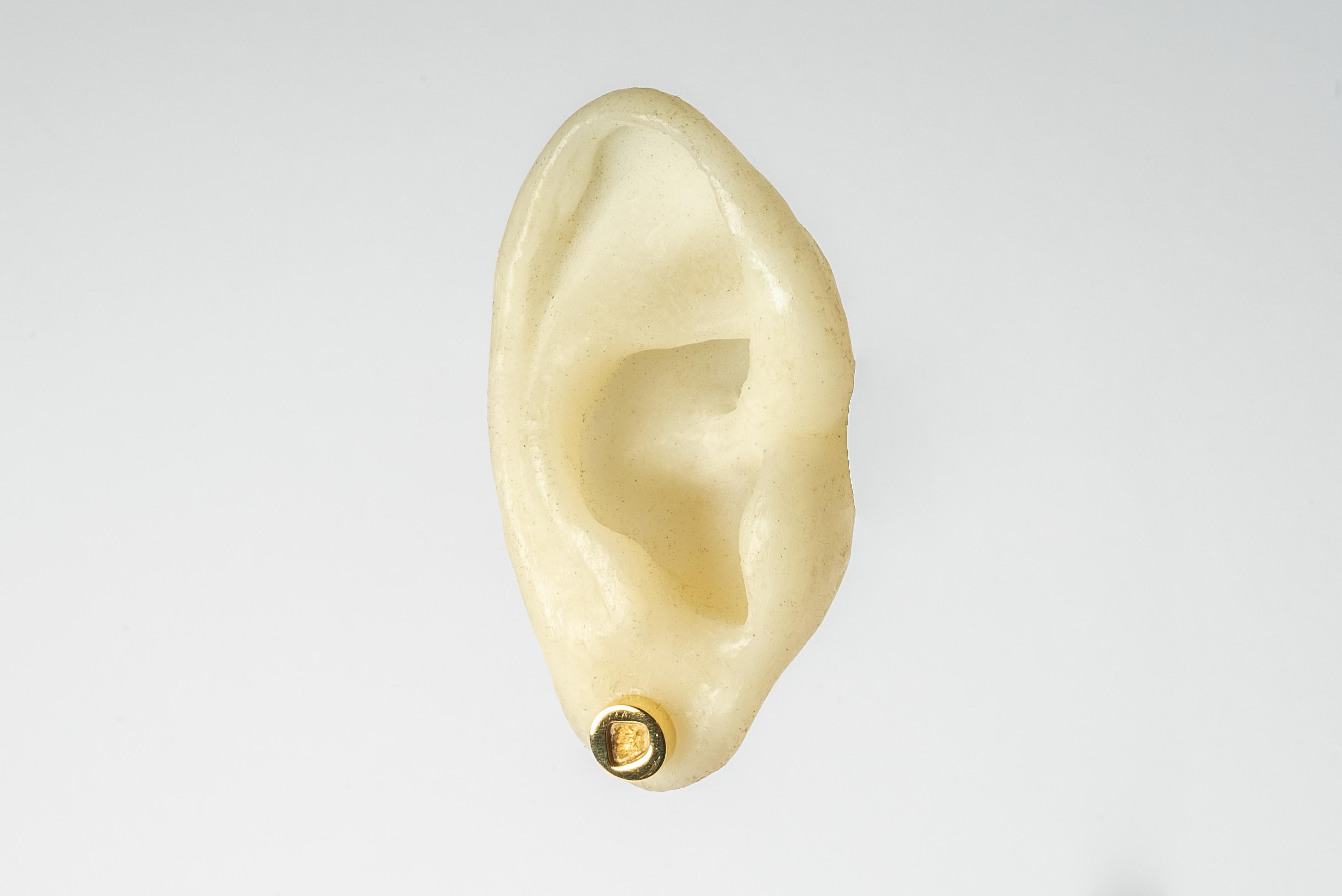 Women's or Men's Tiny Stud Earring (0.1 CT, Diamond Slab, YGA+DIA) For Sale