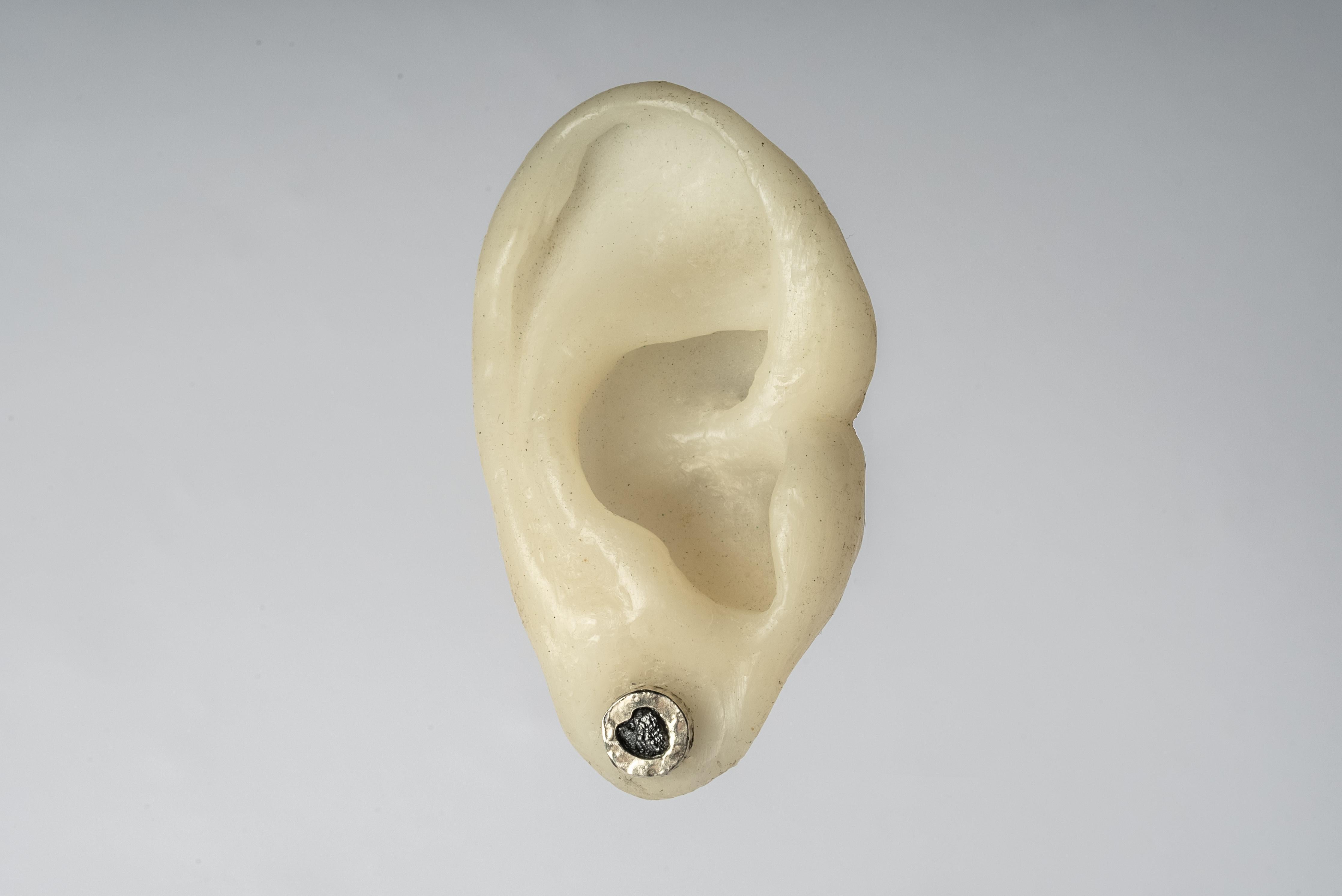 Women's or Men's Tiny Stud Earring (Fuse, 0.1 CT, Black Diamond Fragment, KA10KW+KFRDIA) For Sale