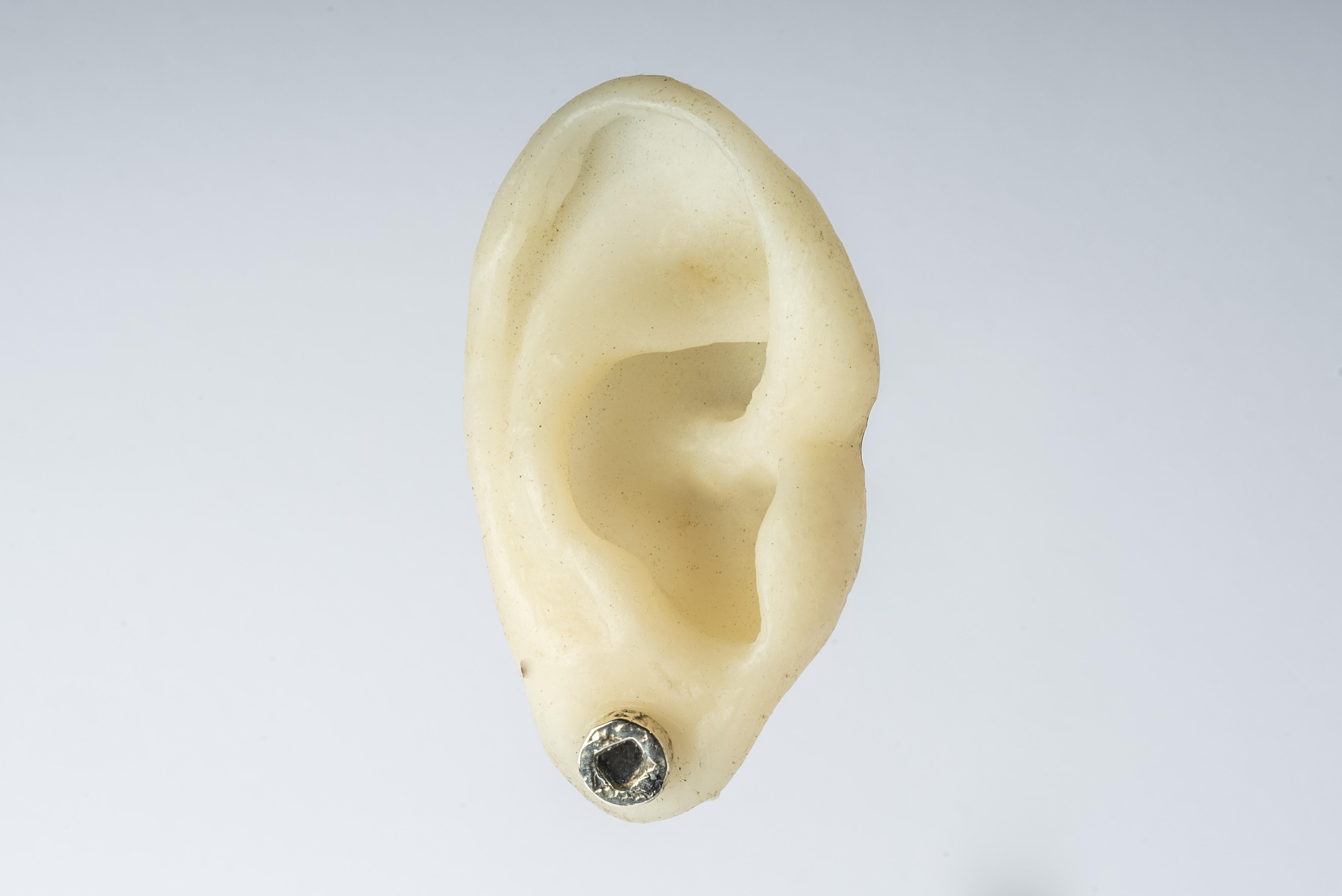Women's or Men's Tiny Stud Earring (Fuse, 0.1 CT, Diamond Slab, KA10KW+DIA) For Sale
