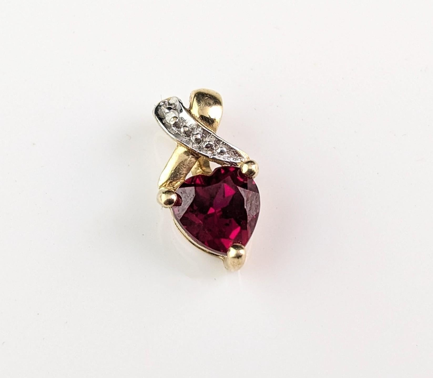Tiny Vintage Synthetic Ruby and diamond heart pendant, 9k gold  For Sale 4