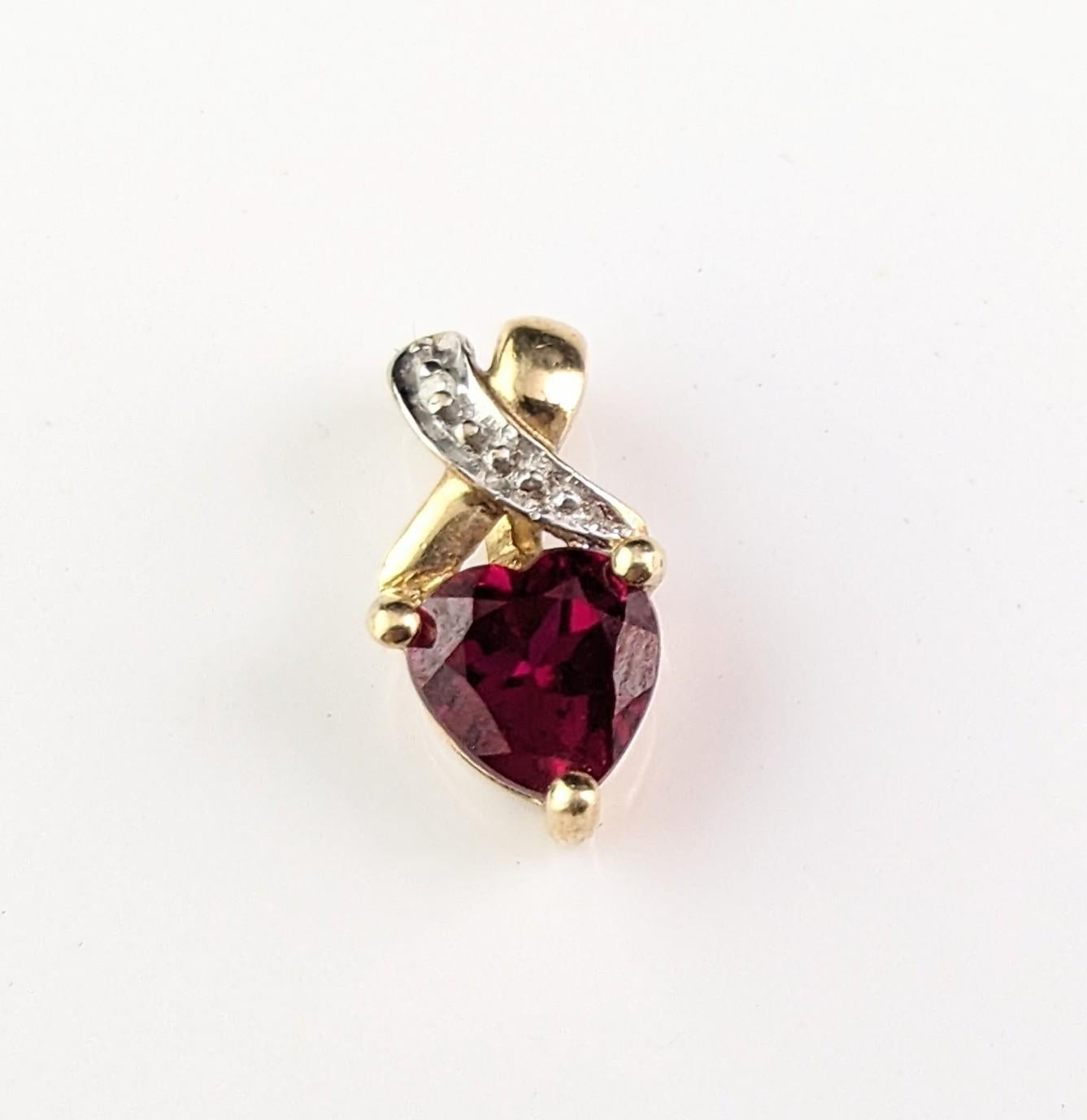 Tiny Vintage Synthetic Ruby and diamond heart pendant, 9k gold  For Sale 2