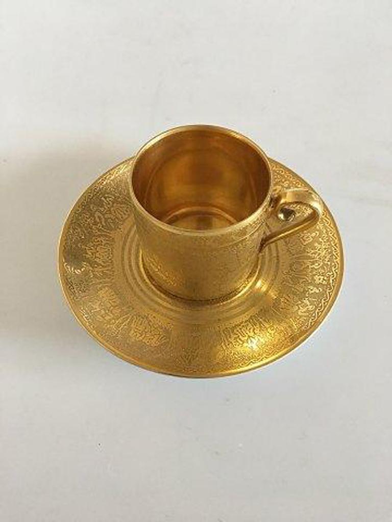 Tirchenreuth porcelain cup in all gold. 

Measures 5cm and is in perfect condition.
