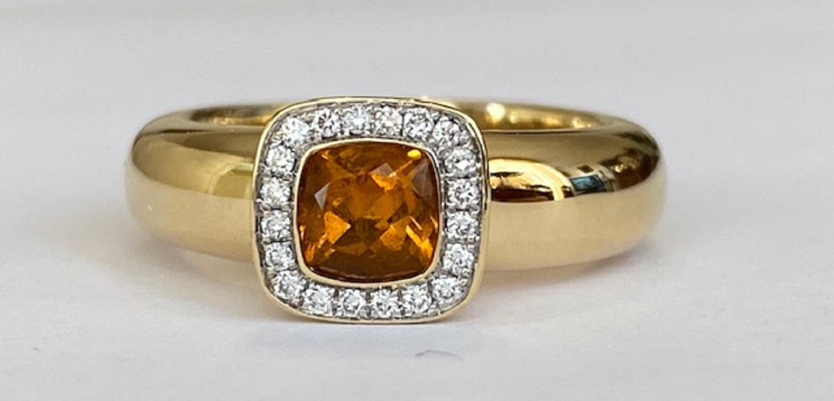 Offered in excellent condition, a Tirisi Milano Tre ring made of 18 kt yellow gold with a citrine of approx. 0.20 ct and 20 brilliant cut diamonds approx. 0.20 ct. Model: Tirisi R9162. The Milano family by Tirisi is one of the permanent collections
