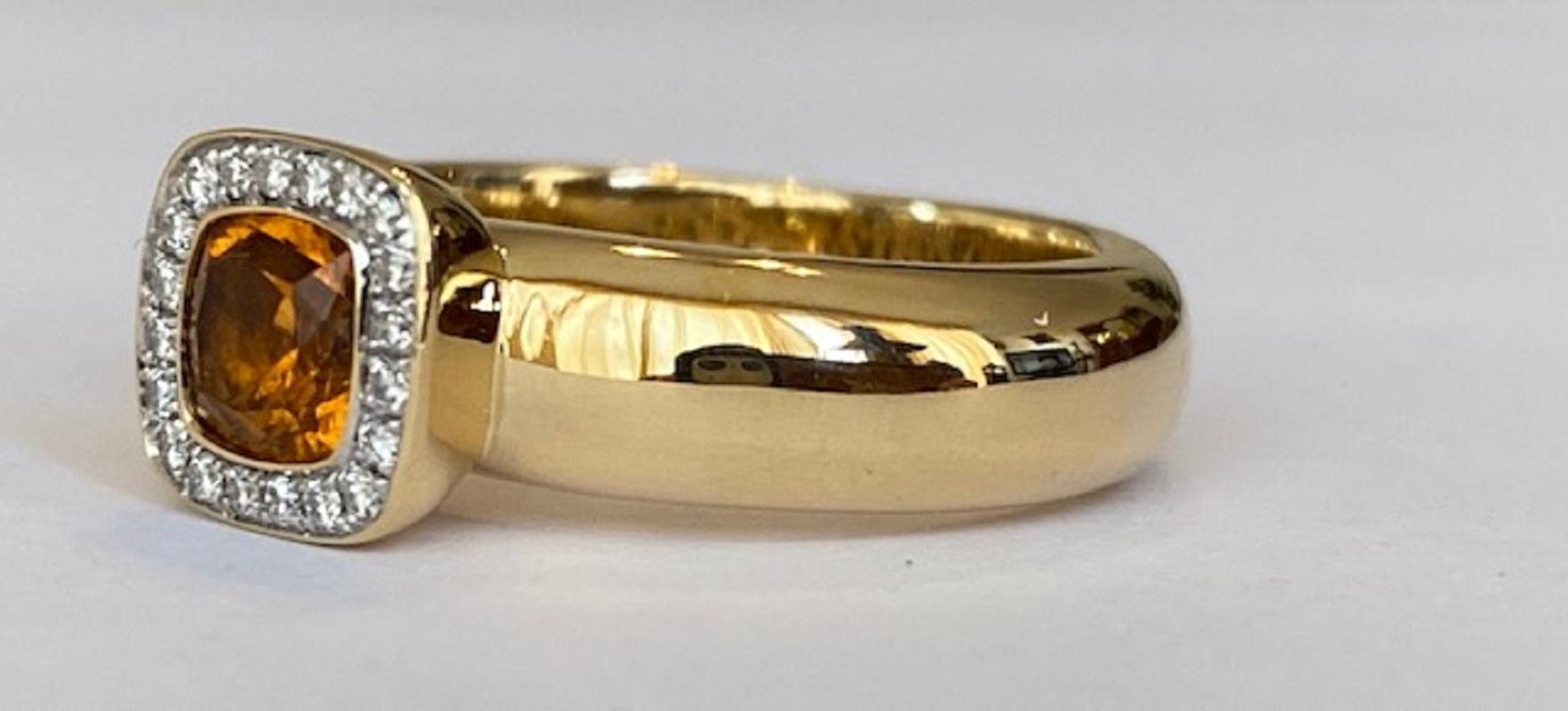 Brilliant Cut Tirisi Milano, 18 Kt. Yellow Gold Ring with 0.50 Ct Citrine and Diamonds For Sale