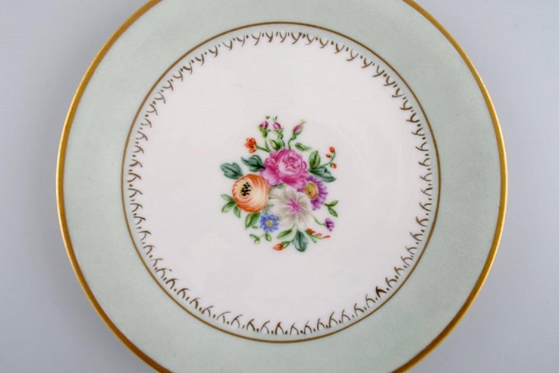 Tirschenreuth, Germany, Eight Cake Plates in Hand-Painted Porcelain In Excellent Condition For Sale In Copenhagen, DK