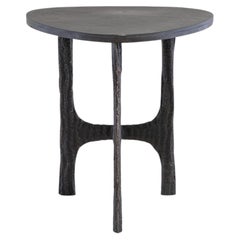Table d'appoint Tiruppur Medium en laiton et pierre semi-précieuse, Viya by Vikram Goyal