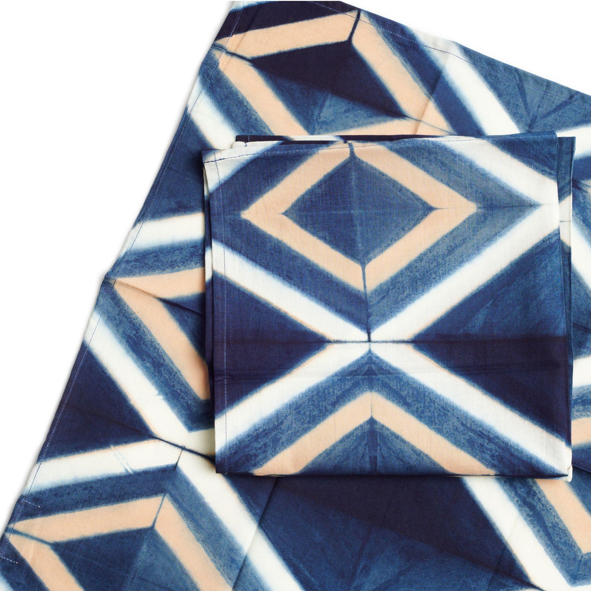 Teint Napkin de table Tisa en coton indigo, fabriqué à la main par des artisans (set de 4 serviettes) en vente