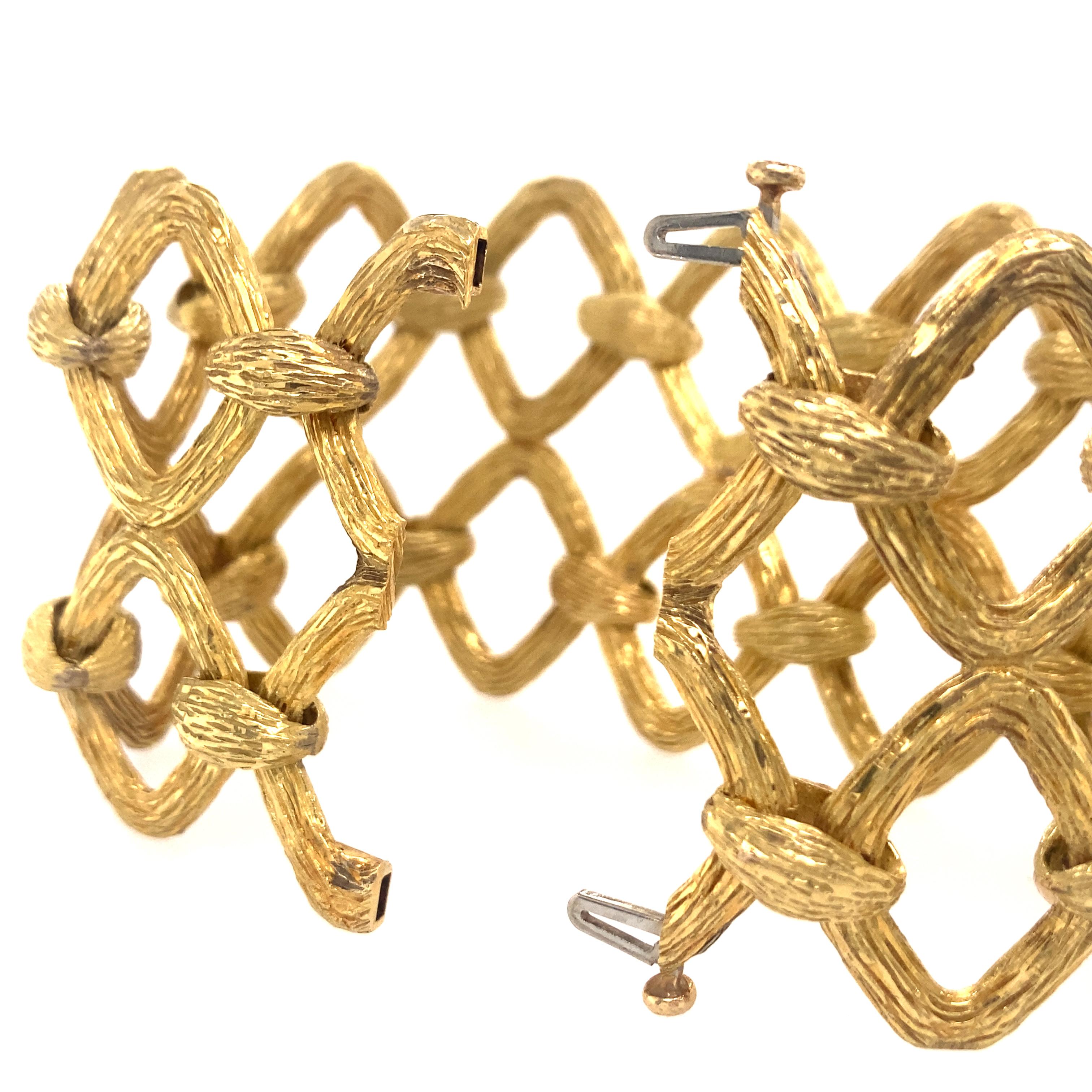 Tishman & Lipp 18k Gold Wide Link Bracelet For Sale 2