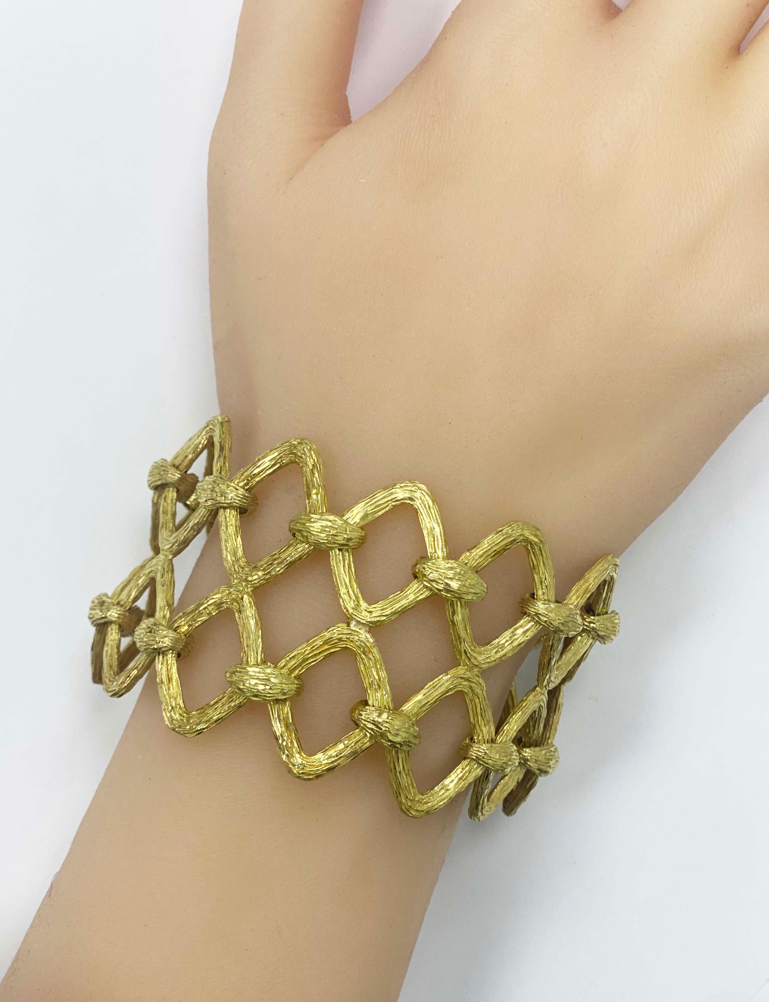 Tishman & Lipp 18k Gold Wide Link Bracelet For Sale 3