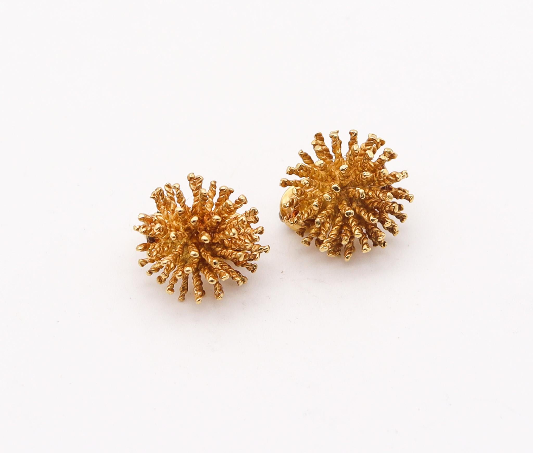 Modernist Tishman & Lipp Sputnik Spikes Clips-On Earrings In Solid 18Kt Yellow Gold For Sale