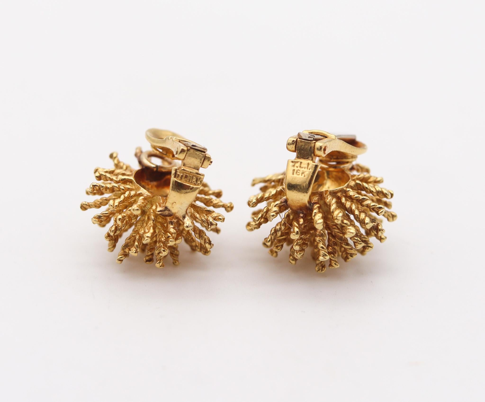 Tishman & Lipp Sputnik Spikes Clips-On Earrings In Solid 18Kt Yellow Gold In Excellent Condition For Sale In Miami, FL