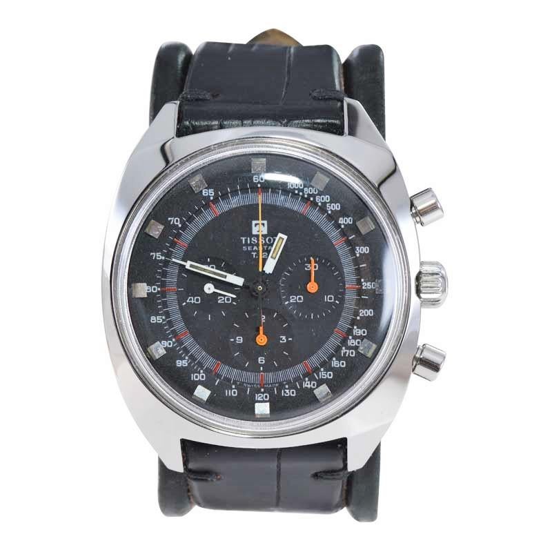 USINE / MAISON : Tissot Watch Company
STYLE / RÉFÉRENCE : Seastar / Cushion Chronograph
METAL / MATERIAL : Acier inoxydable
CIRCA / ANNÉE : années 1970
DIMENSIONS / TAILLE : Longueur 50mm X Diamètre 42mm
MOUVEMENT / CALIBRE : Remontage manuel / 17