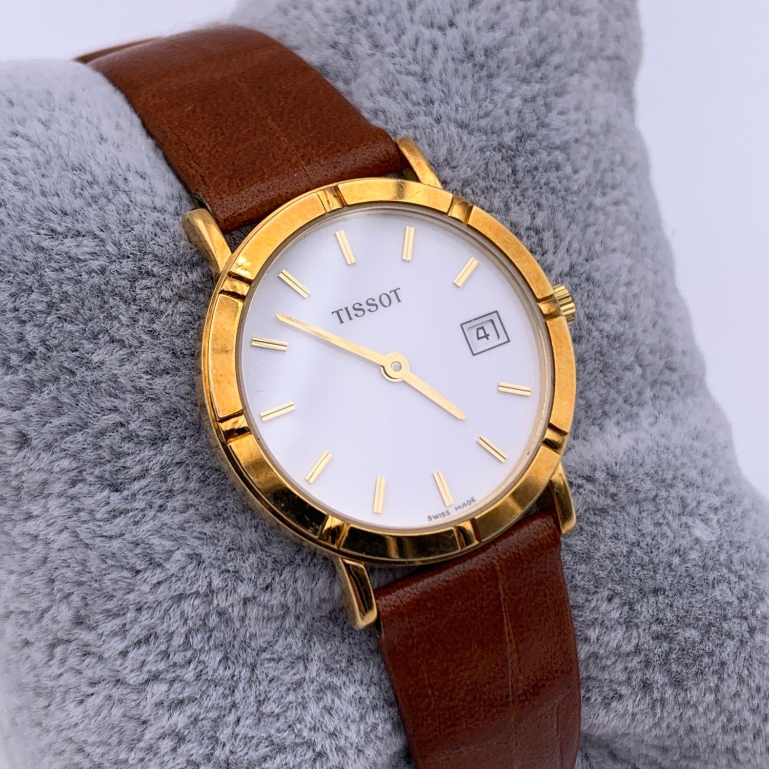 Tissot Vintage 18K Gold Women Quartz Wrist Watch Leather Strap In Excellent Condition In Rome, Rome