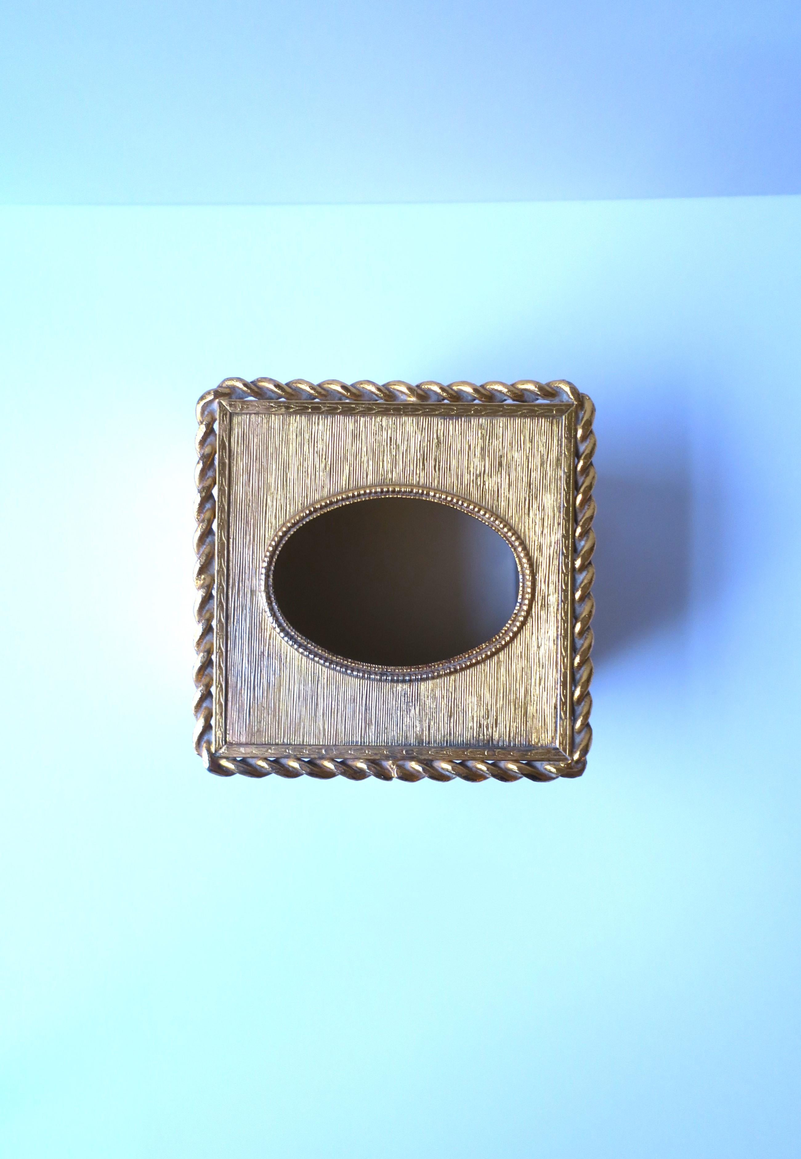 Goldfarbener Tissue-Box-Deckel mit Seil- und Quastendesign im Angebot 4