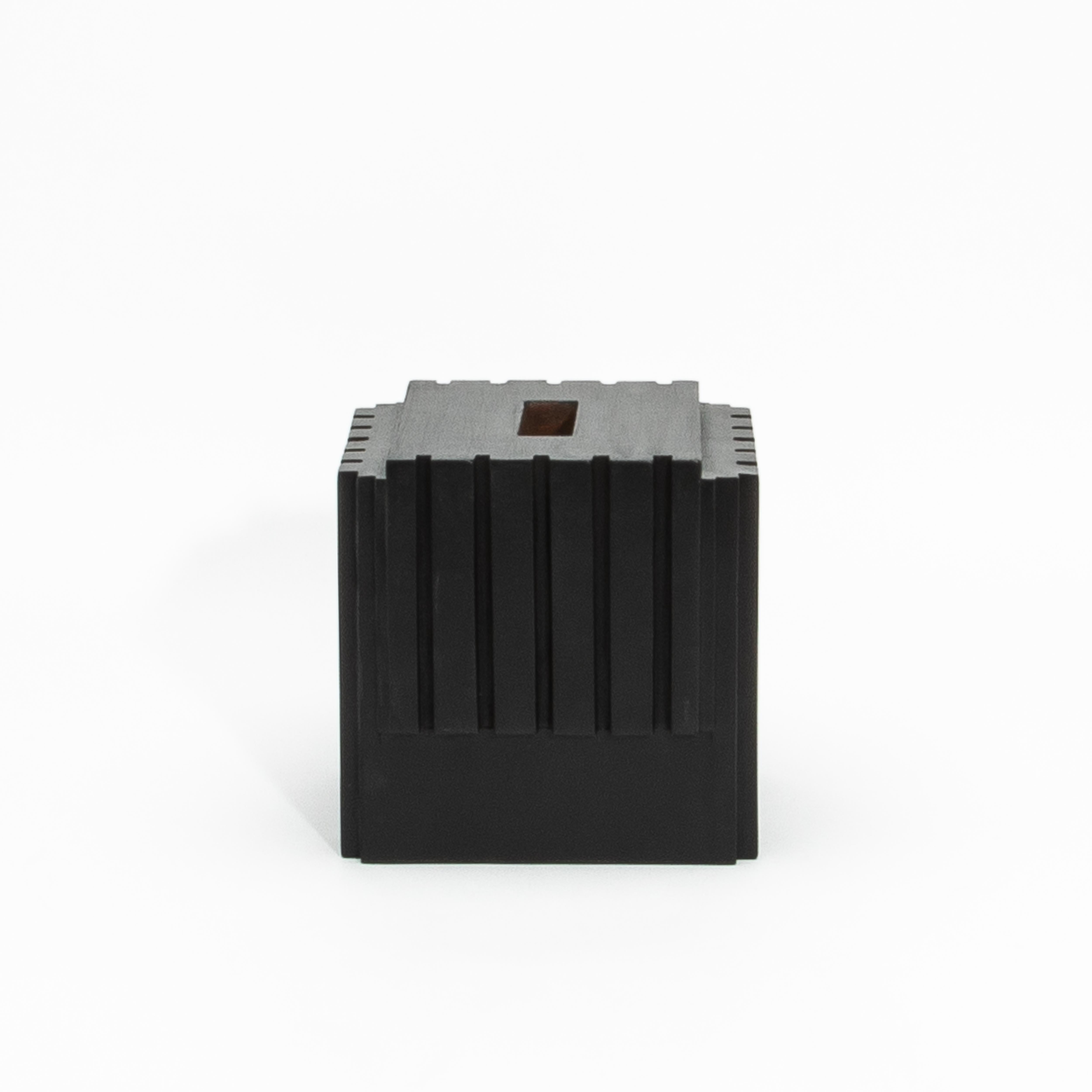 Caja para pañuelos en roble negro by R&Y Augousti Moderno en venta