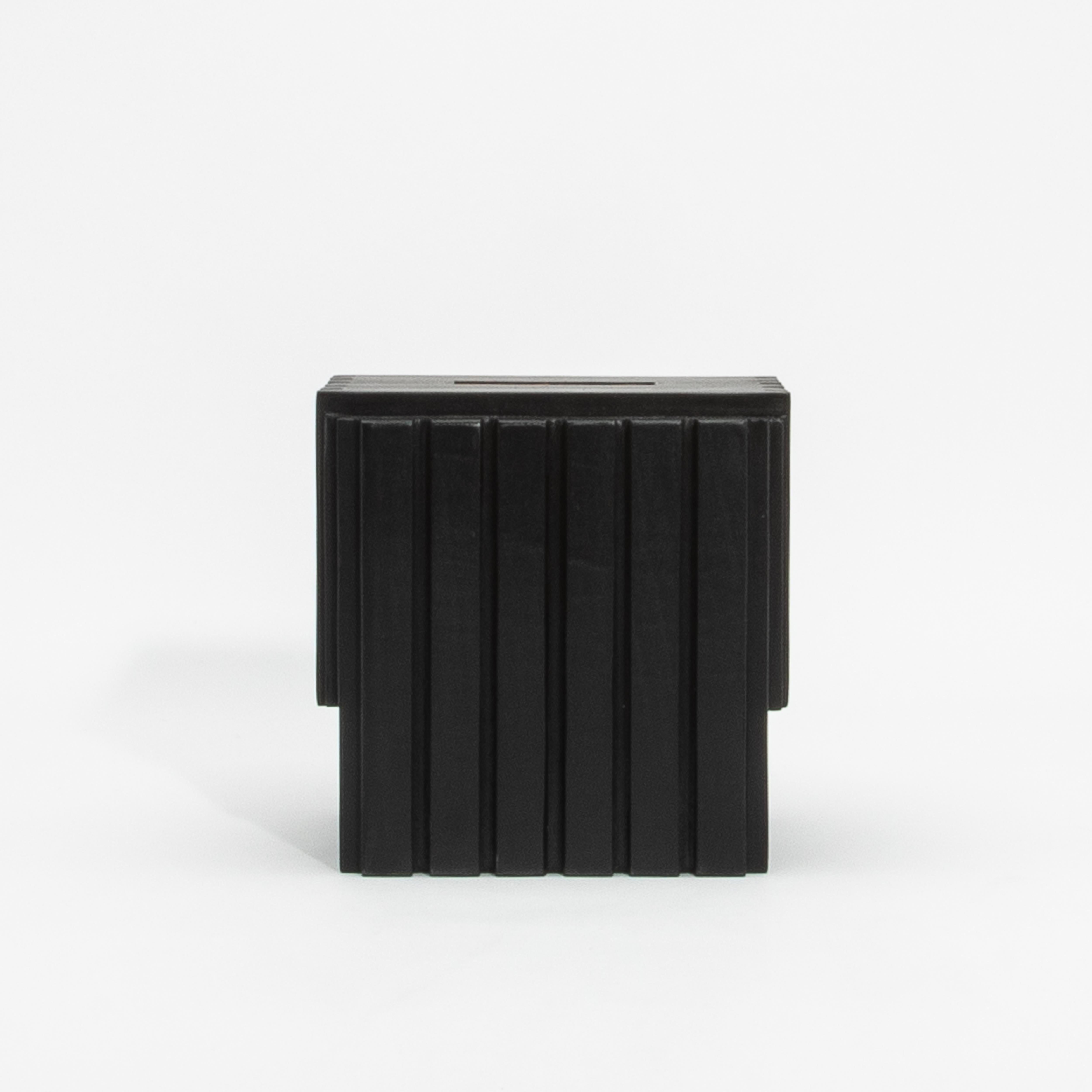 Caja para pañuelos en roble negro by R&Y Augousti Filipino en venta