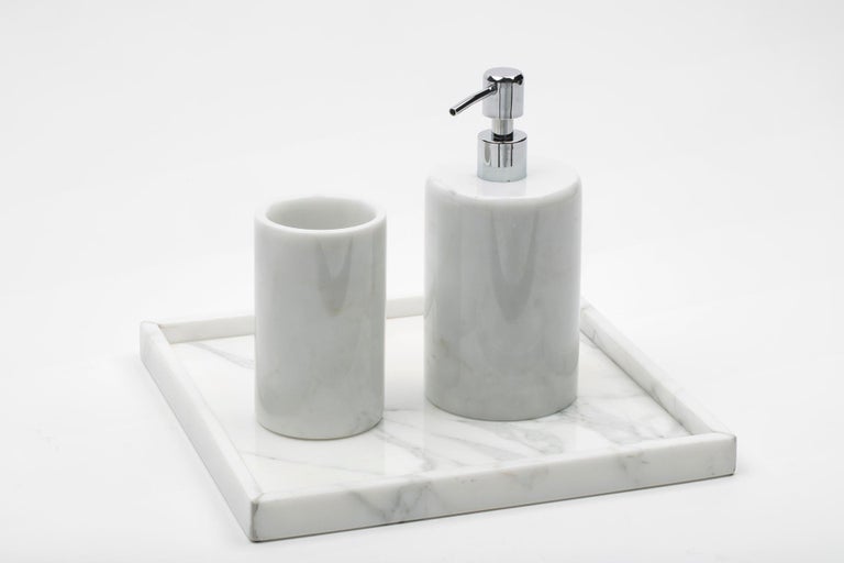 Hand-Crafted Handmade Rectangular Tissues Cover Box in White Carrara Marble For Sale