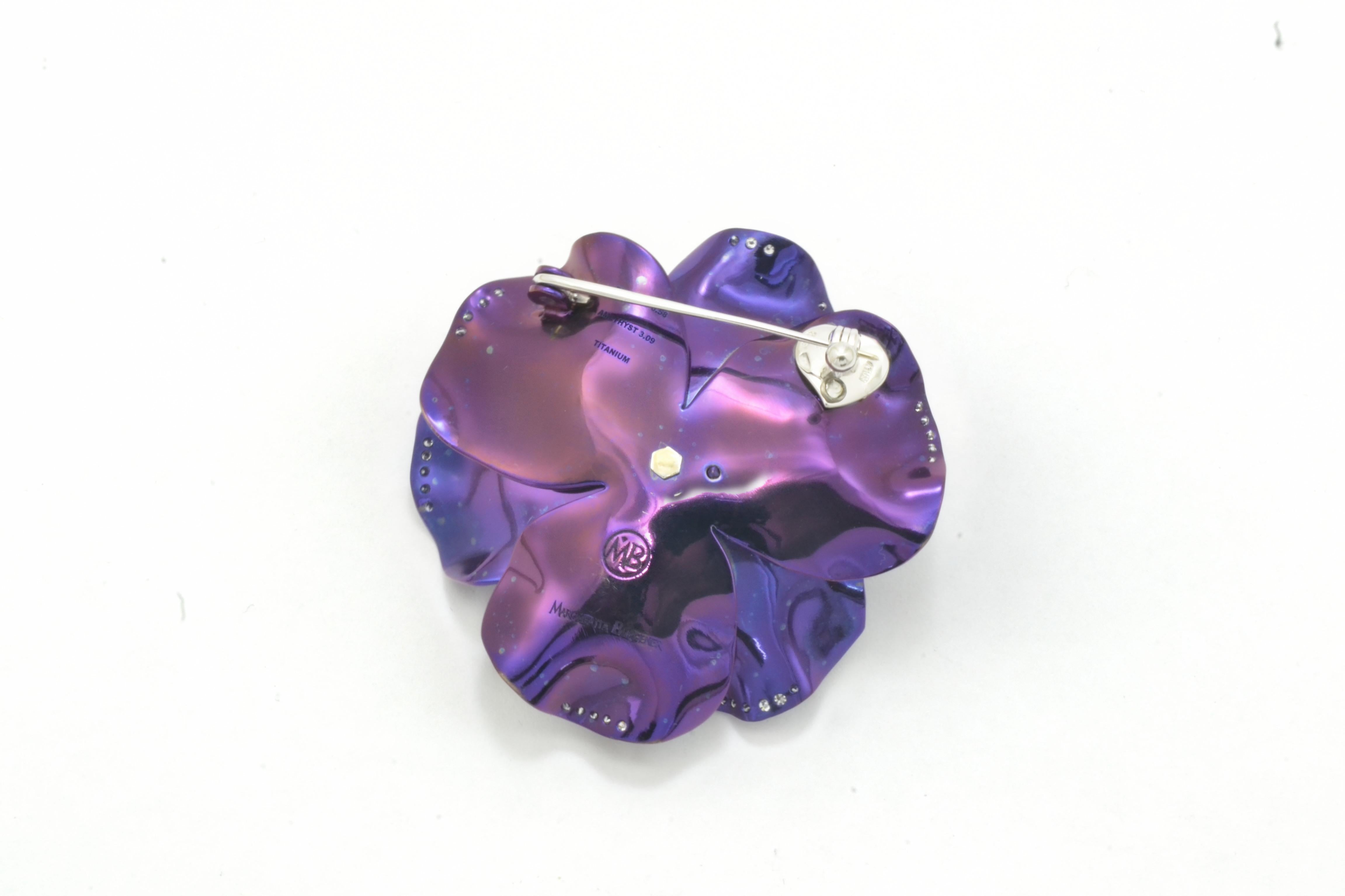 Round Cut Titanium Diamond Amethysts 18KT Gold Made in Italy Brooch