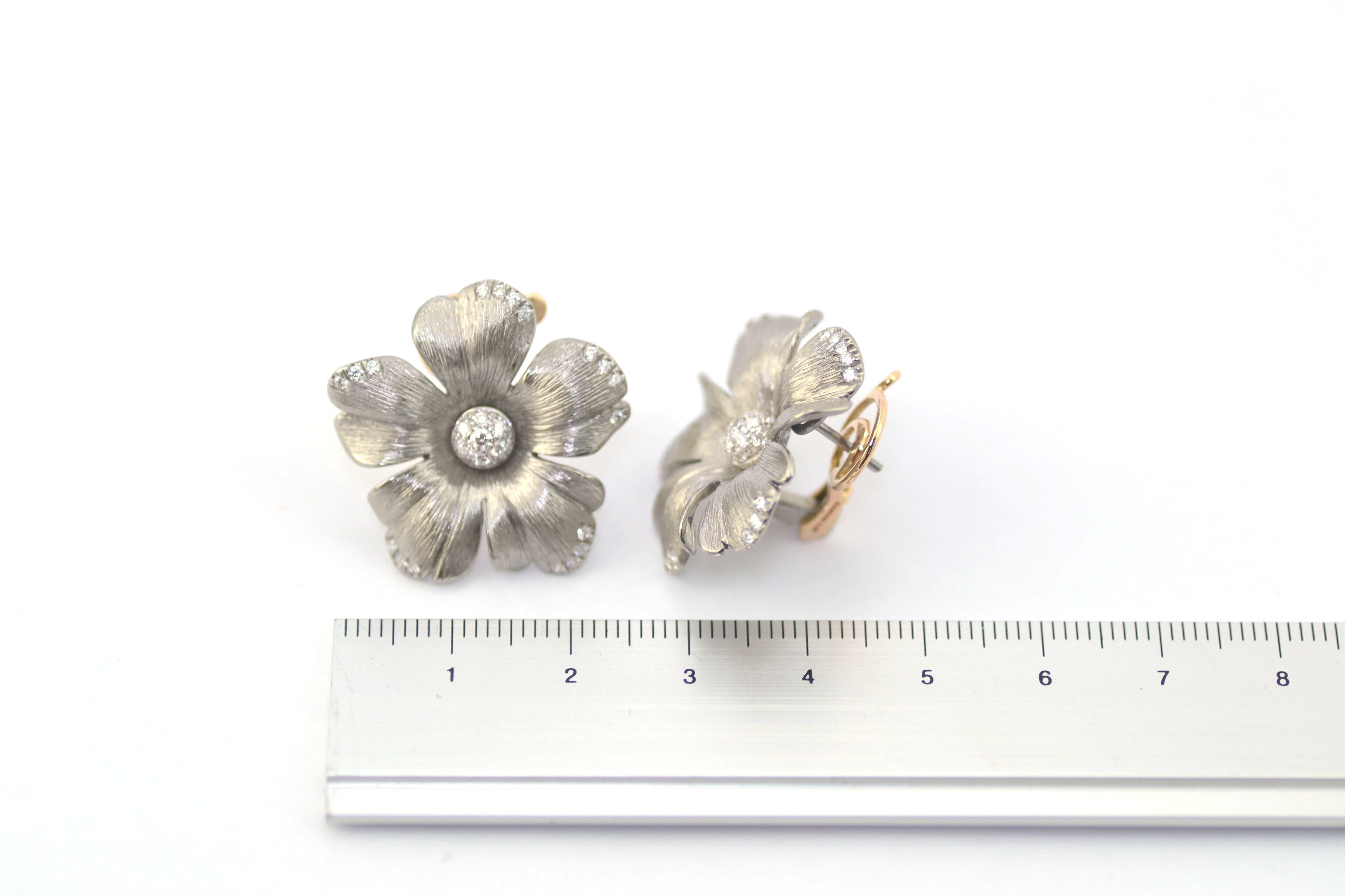 Titanium Diamond Gold  Earrings Flower Handcrafted by Margherita Burgener, Italy In New Condition In Valenza , IT