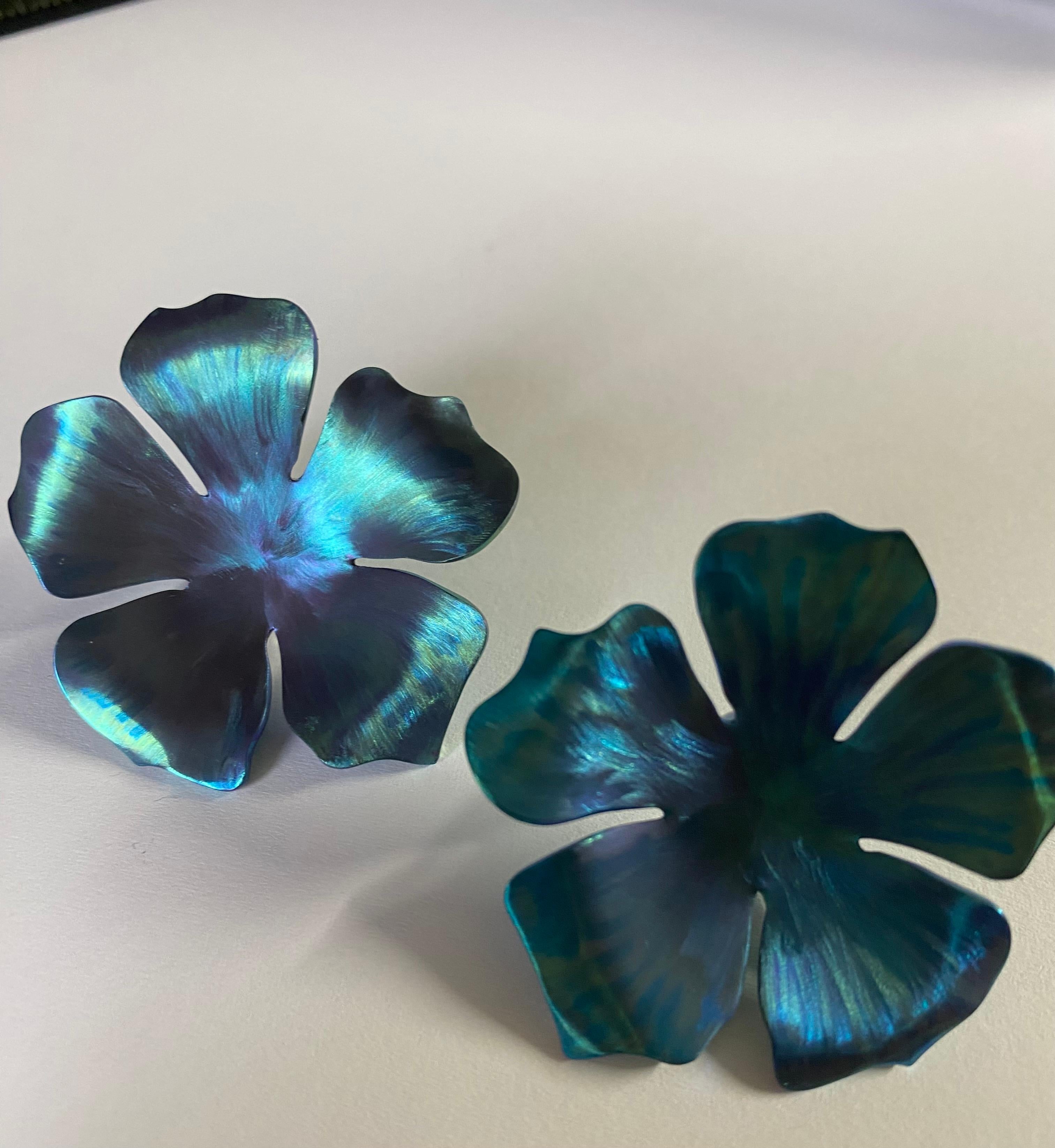 Titanium Silver 18 Karat White Gold Made in Italy Sakura Earrings In New Condition For Sale In Valenza , IT
