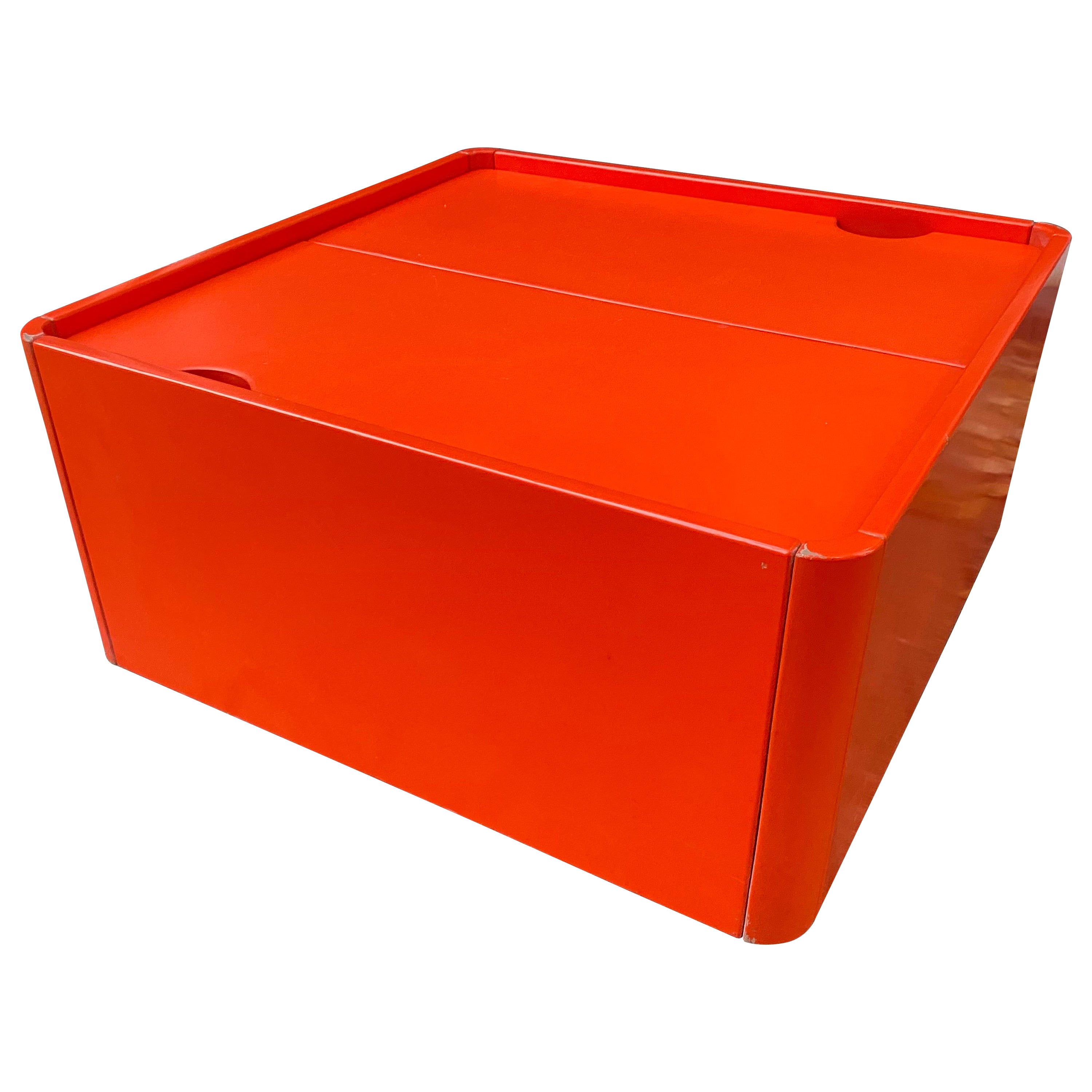 Titina Ammannati and Giampiero Vitelli Italian storage cube/ coffee table
