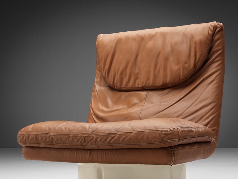 Italian Titina Ammannati and Vitelli Giampiero for Comfort Lounge Chair in Leather For Sale