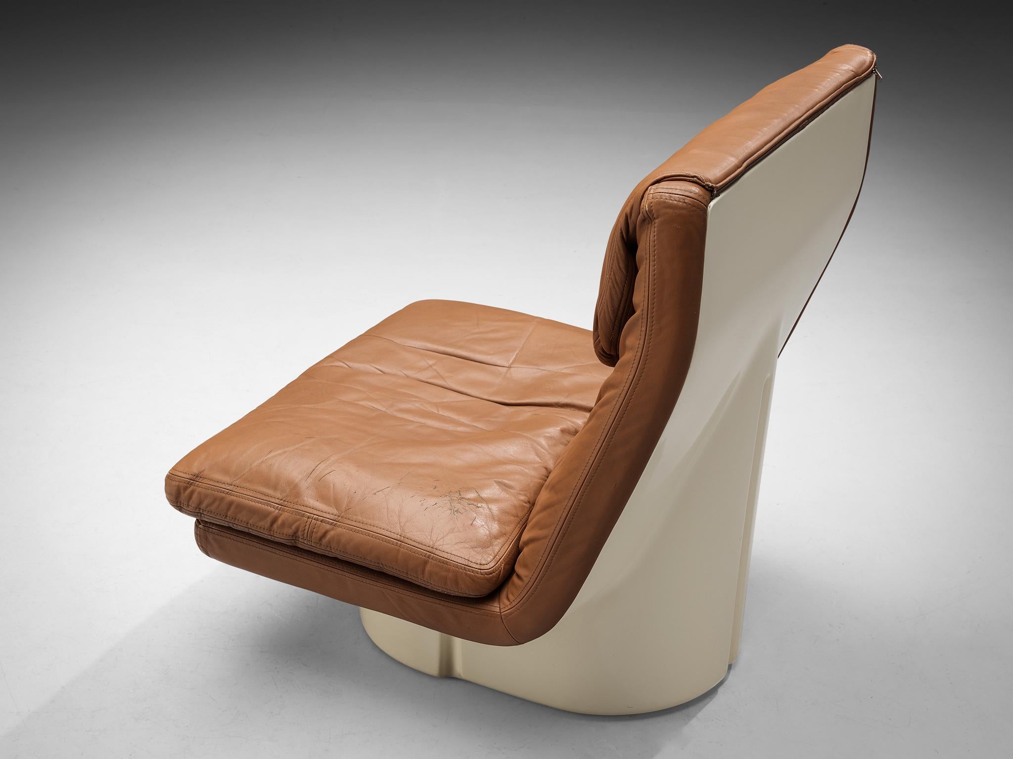 Titina Ammannati and Vitelli Giampiero for Comfort Lounge Chair in Leather 2