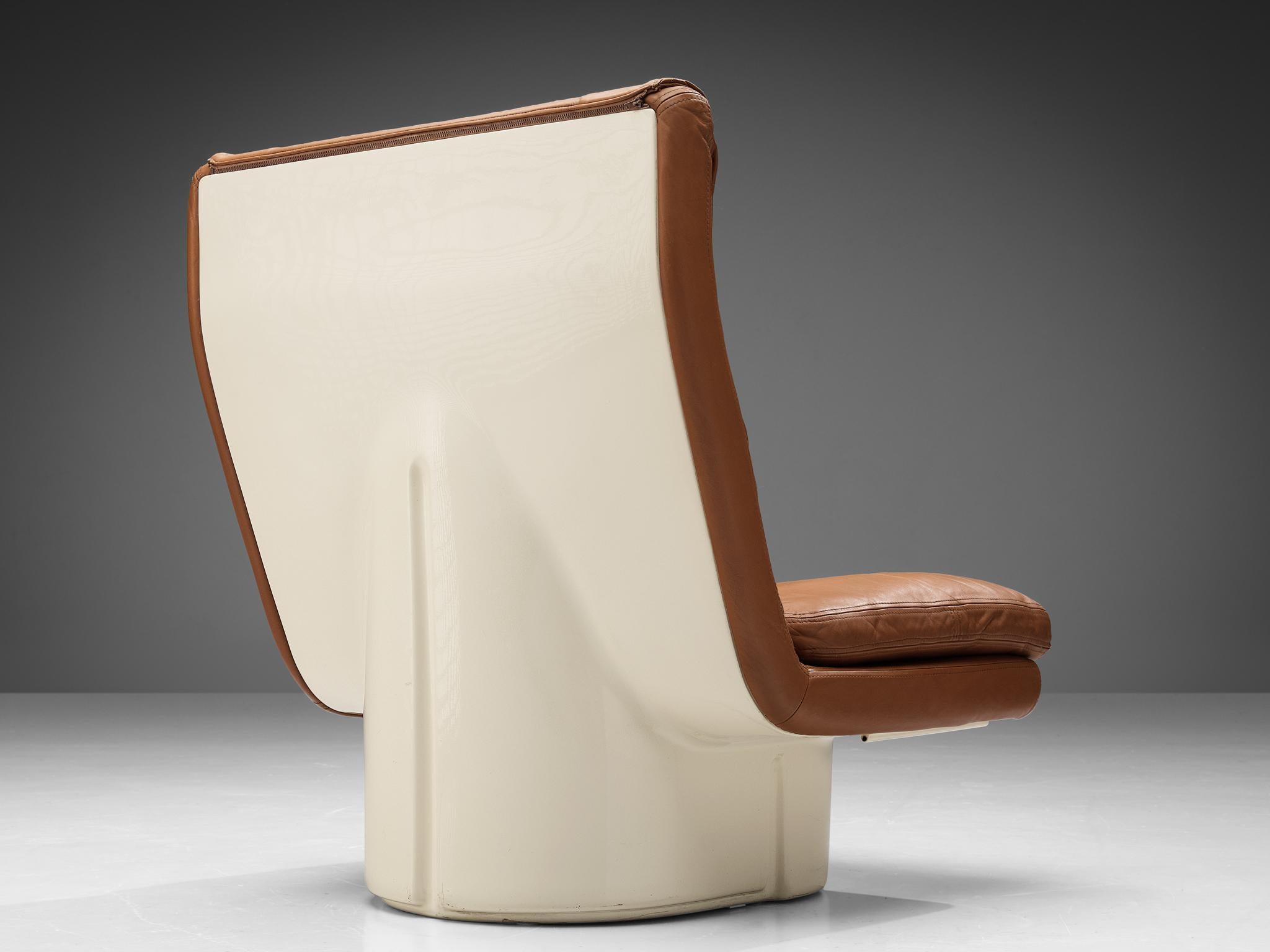 Titina Ammannati and Vitelli Giampiero for Comfort Lounge Chair in Leather 3