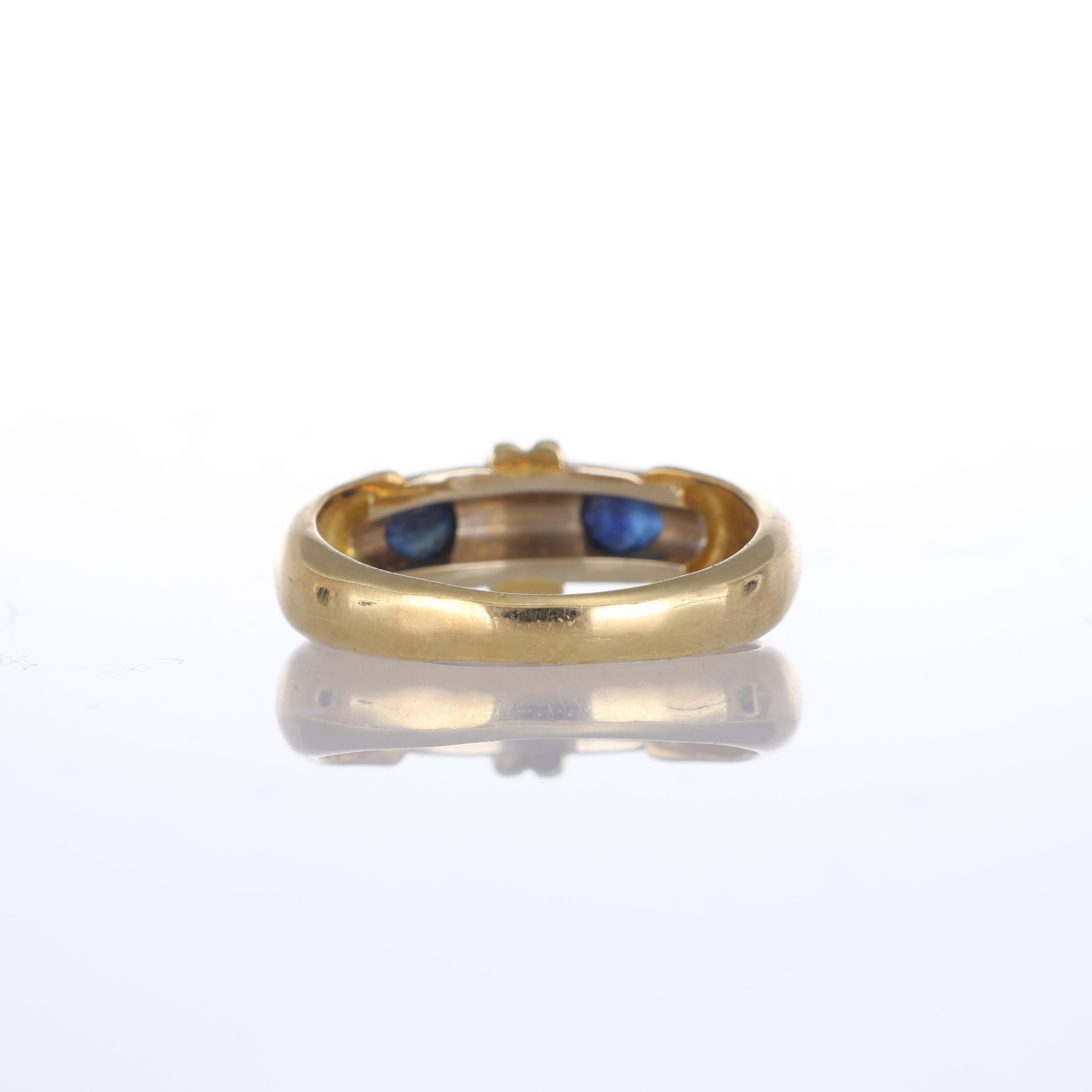 Women's or Men's Title: 18k Yellow Gold Band Ring with Blue Sapphires For Sale