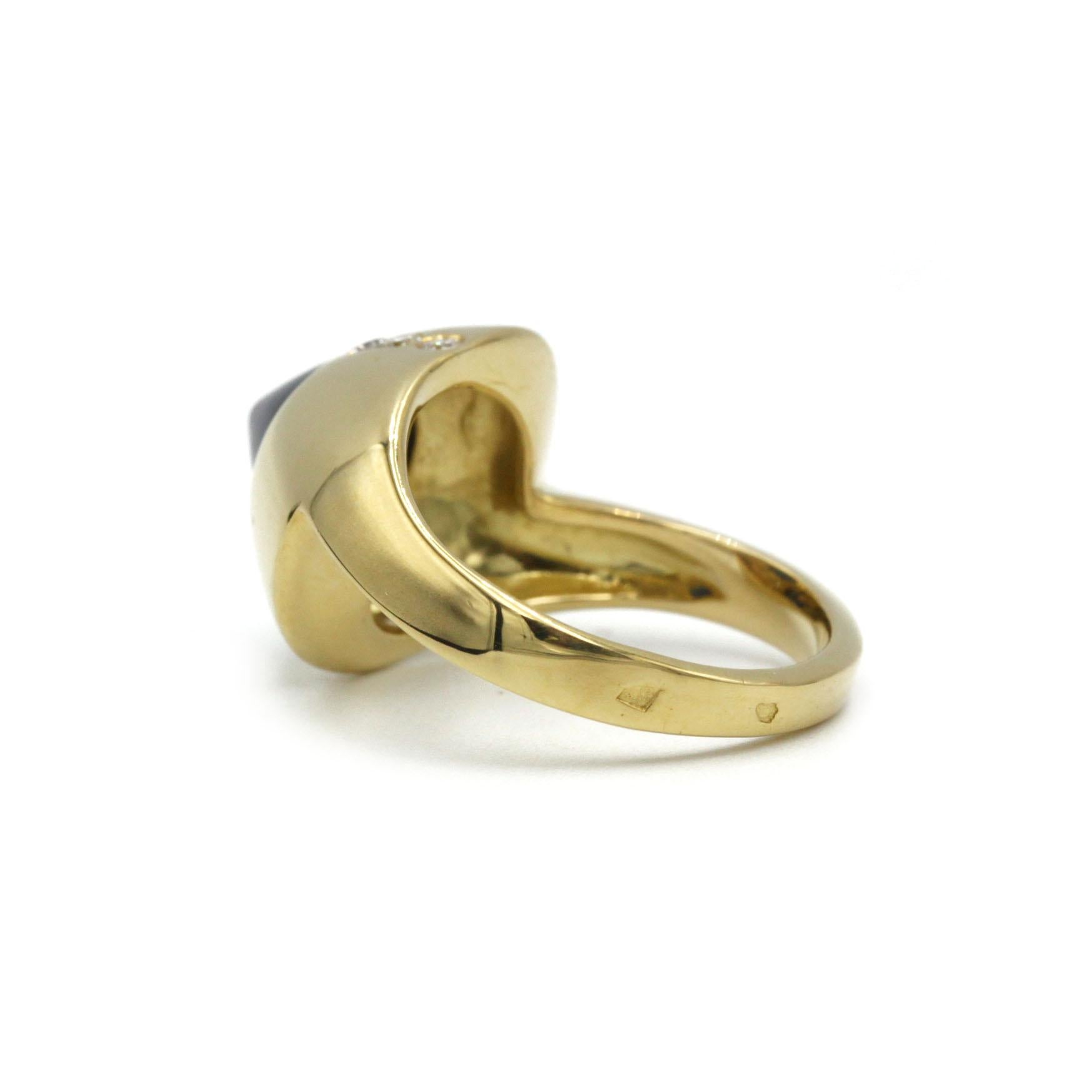Titolo: Anello con zaffiro a cono in oro giallo 18 carati degli anni '70 con accenti di diamanti In condizioni buone in vendita a MONTMORENCY, FR