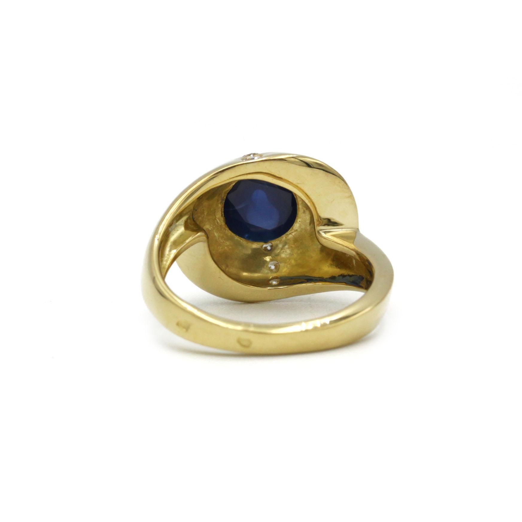 da uomo o donna Titolo: Anello con zaffiro a cono in oro giallo 18 carati degli anni '70 con accenti di diamanti in vendita