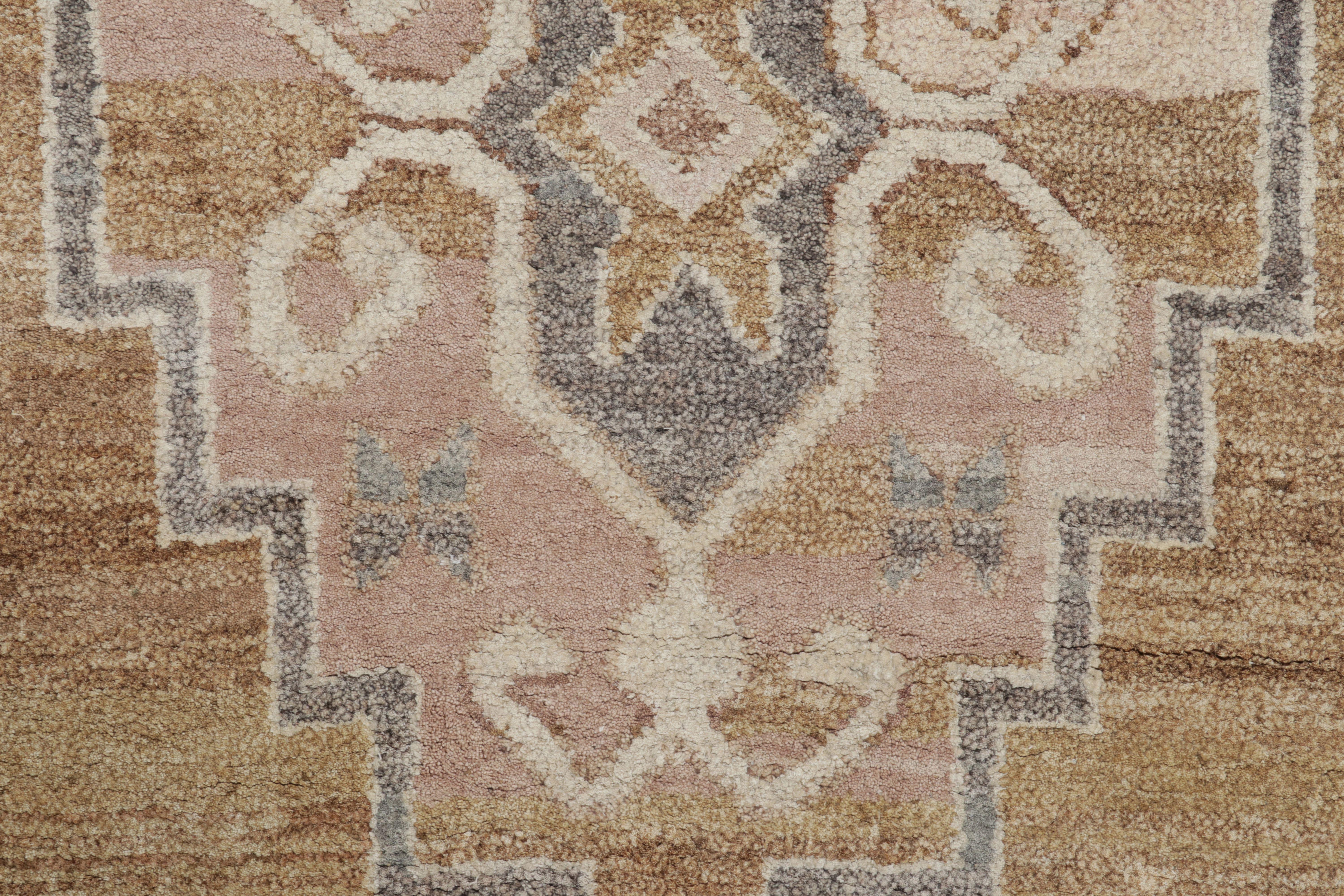 Titre : Tapis moderne de Rug & Kilim à motif classique de médaillons or et beige Neuf - En vente à Long Island City, NY