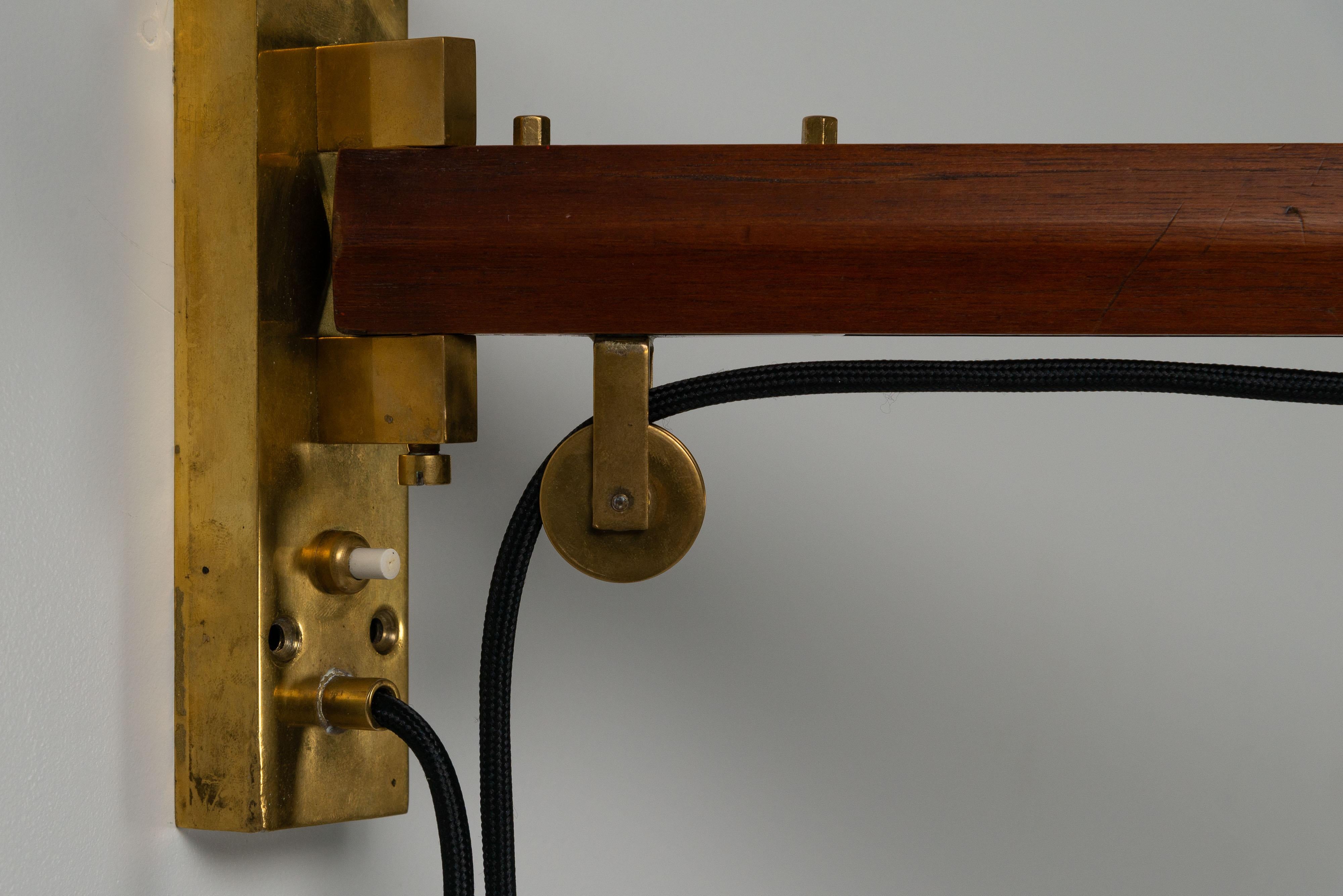 Tito Agnoli 177a wall lamp Oluce Italy 1957 For Sale 2
