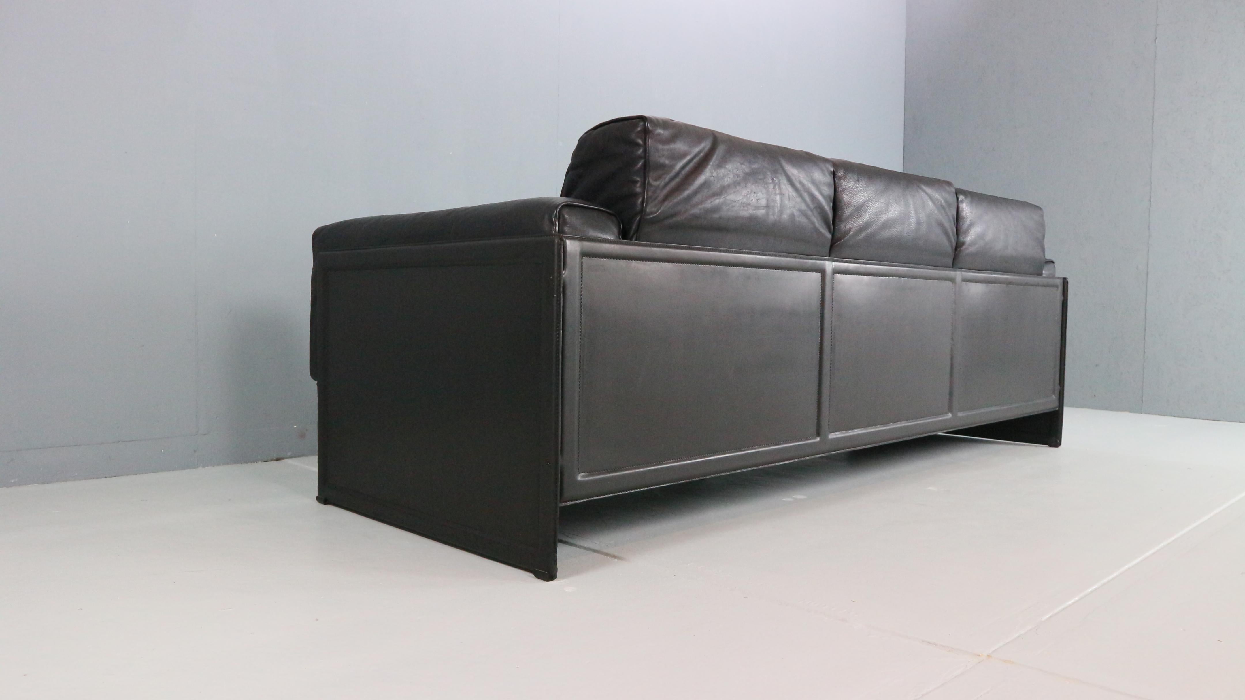 Tito Agnoli 3-Sitzer Korium Sofa für Matteo Grassi - Schwarzes Leder im Angebot 6