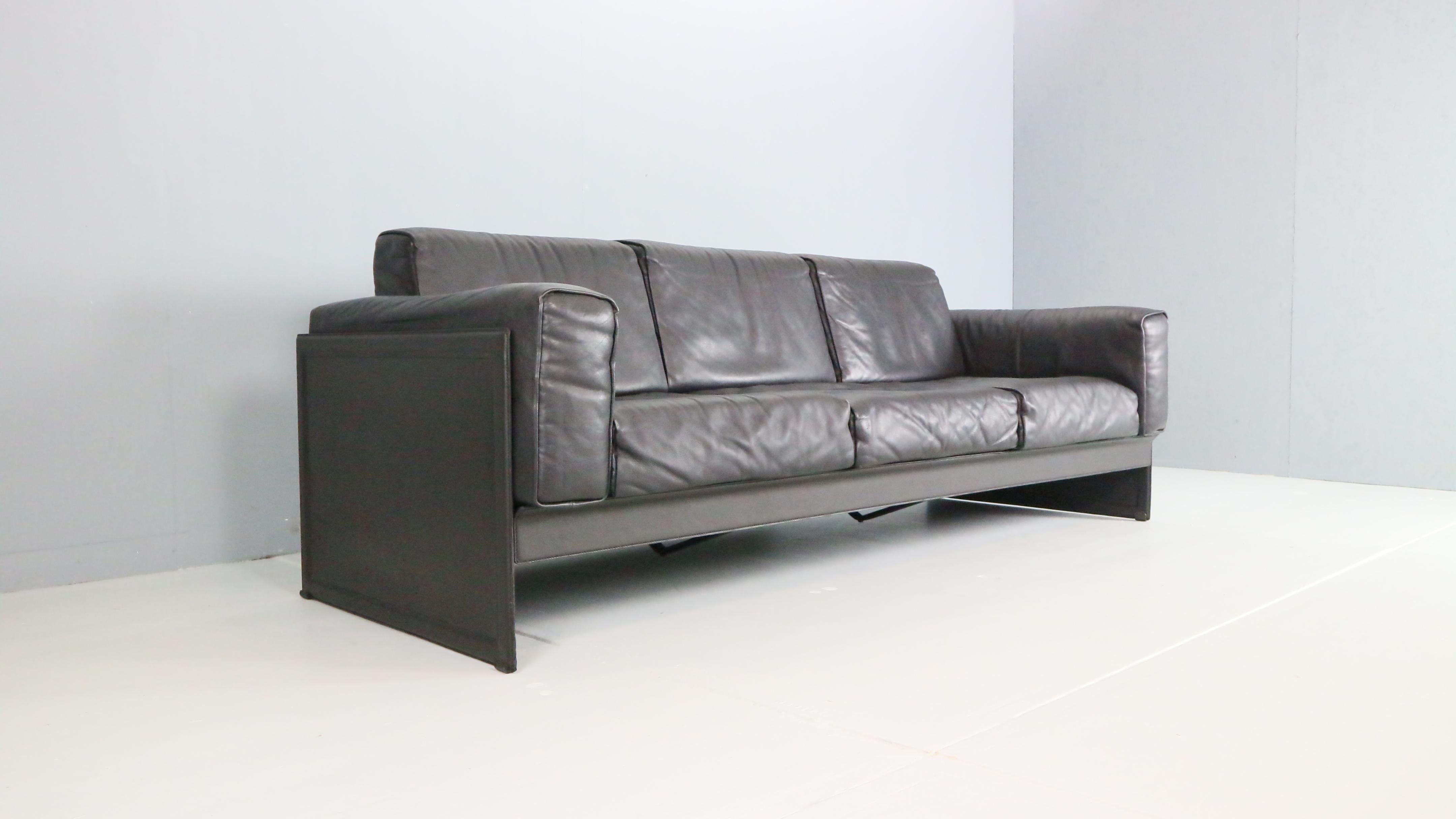Tito Agnoli 3-Sitzer Korium Sofa für Matteo Grassi - Schwarzes Leder (Italienisch) im Angebot