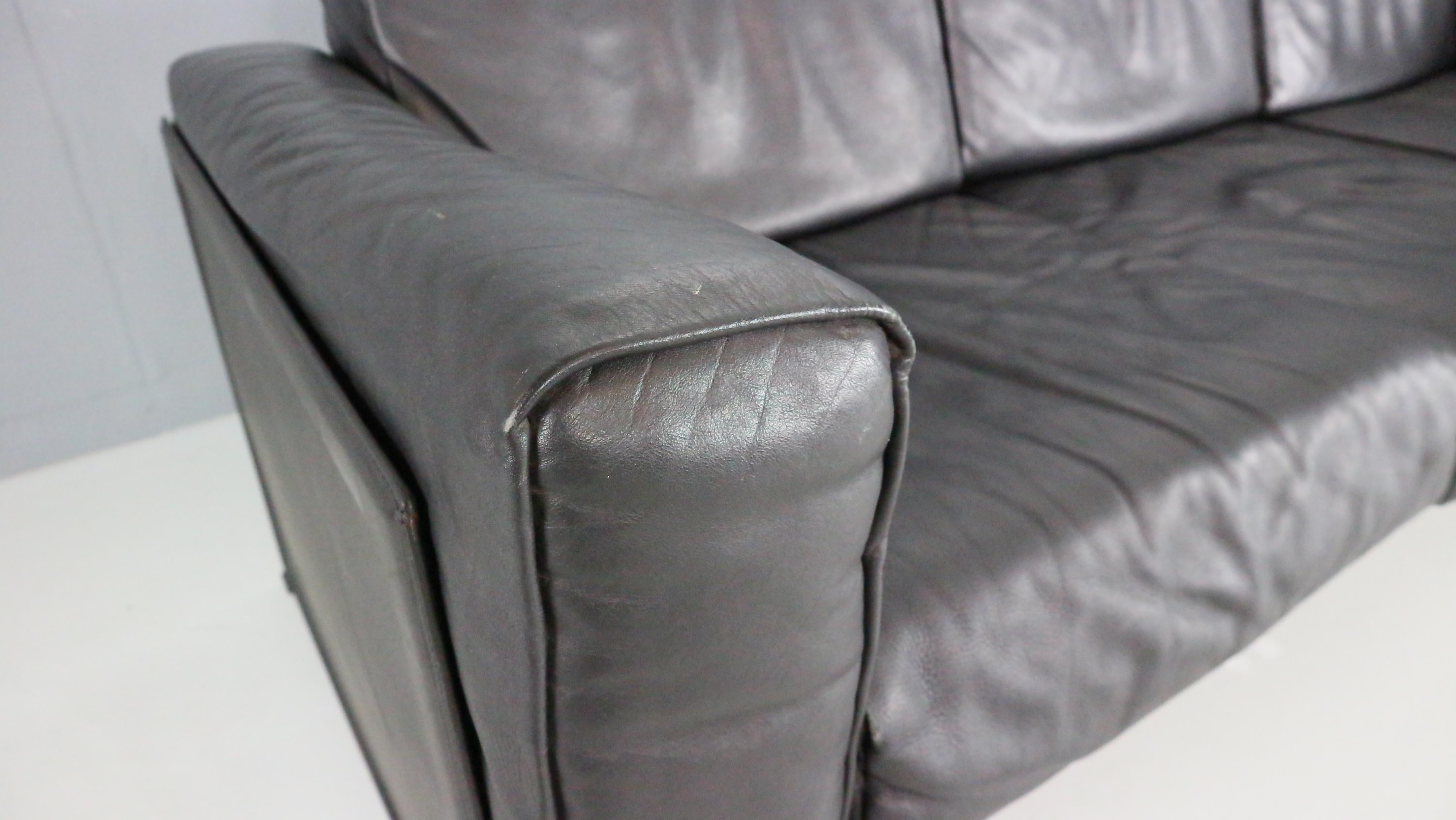 Tito Agnoli 3-Sitzer Korium Sofa für Matteo Grassi - Schwarzes Leder im Angebot 2