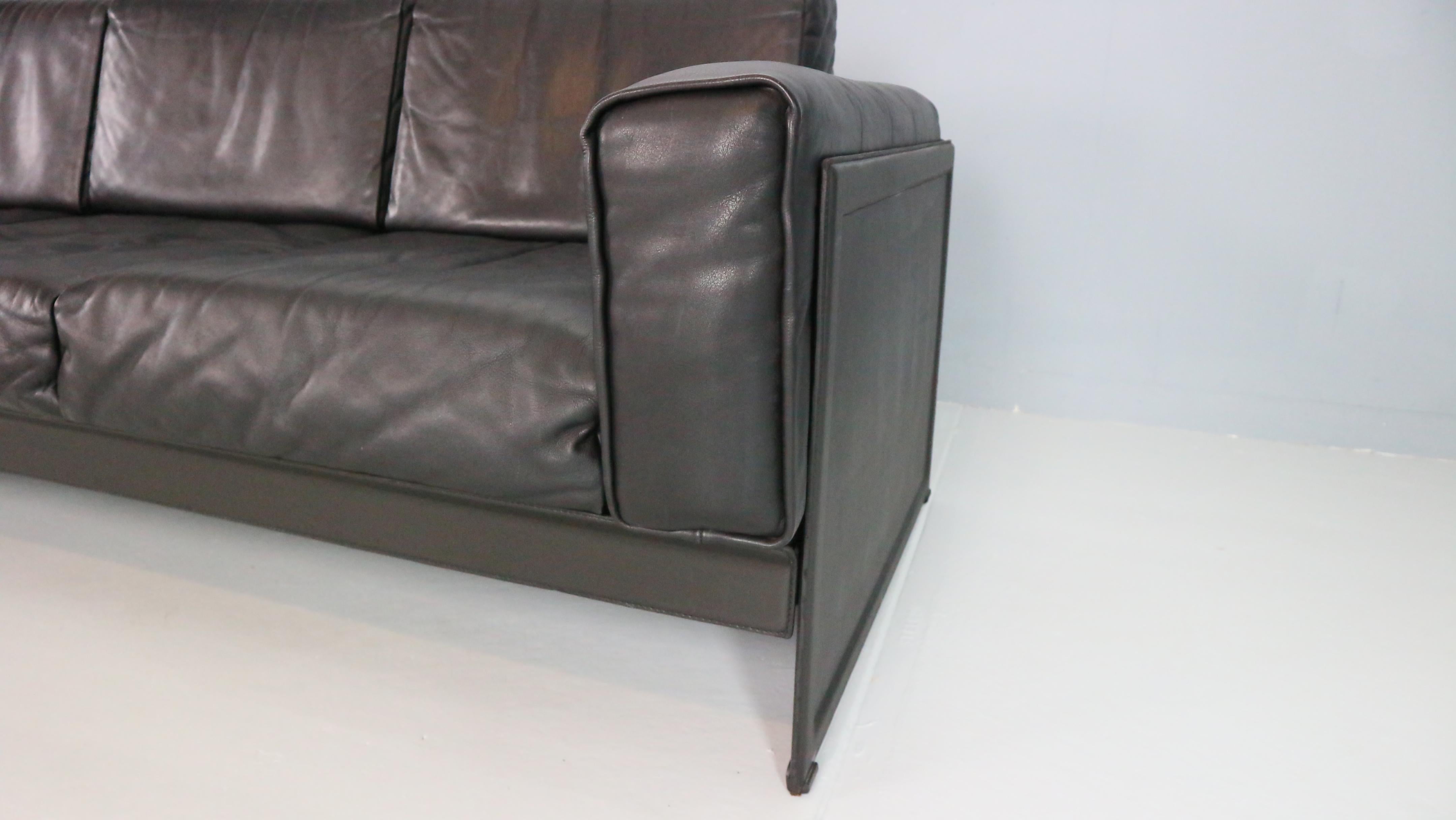 Tito Agnoli 3-Sitzer Korium Sofa für Matteo Grassi - Schwarzes Leder im Angebot 3