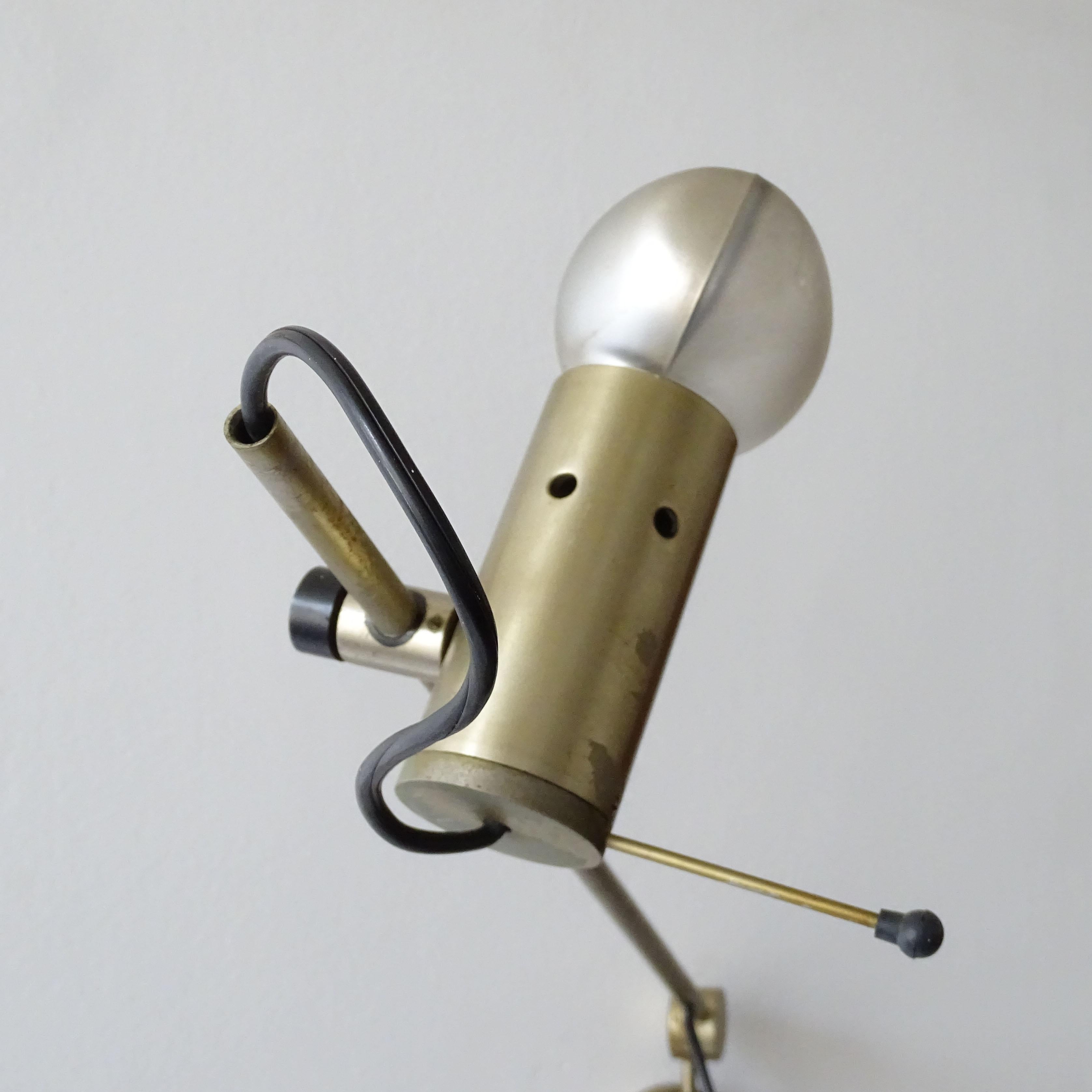 Italian Tito Agnoli adjustable wall lamp for Oluce, Italy 1954 For Sale