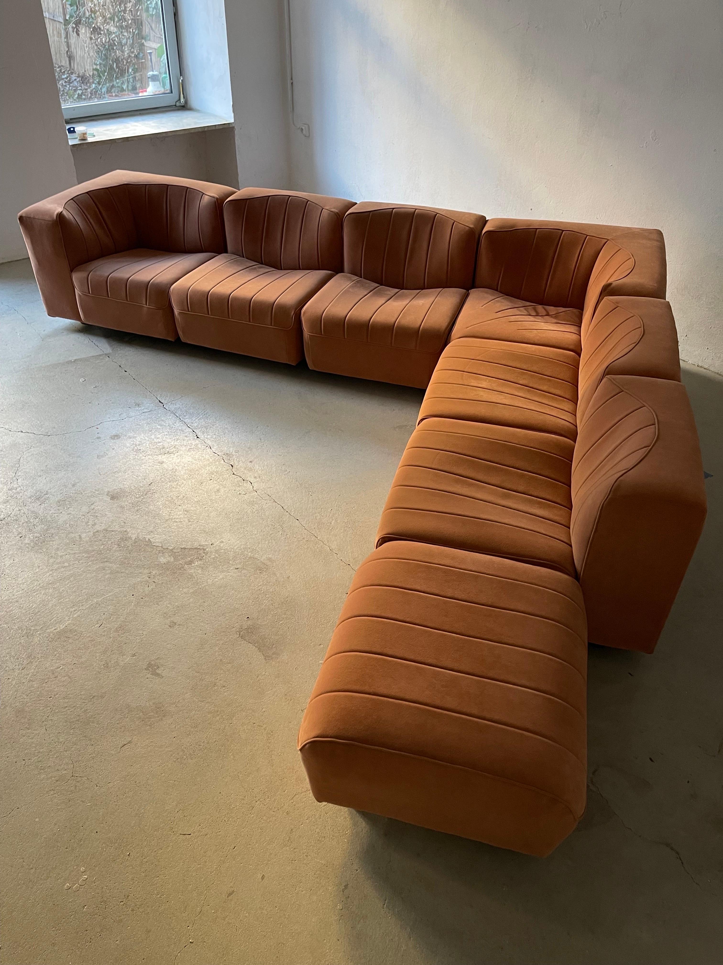 Tito Agnoli Arflex Sectional Sofa Model '9000' in Terracotta Suede Upholstery For Sale 1