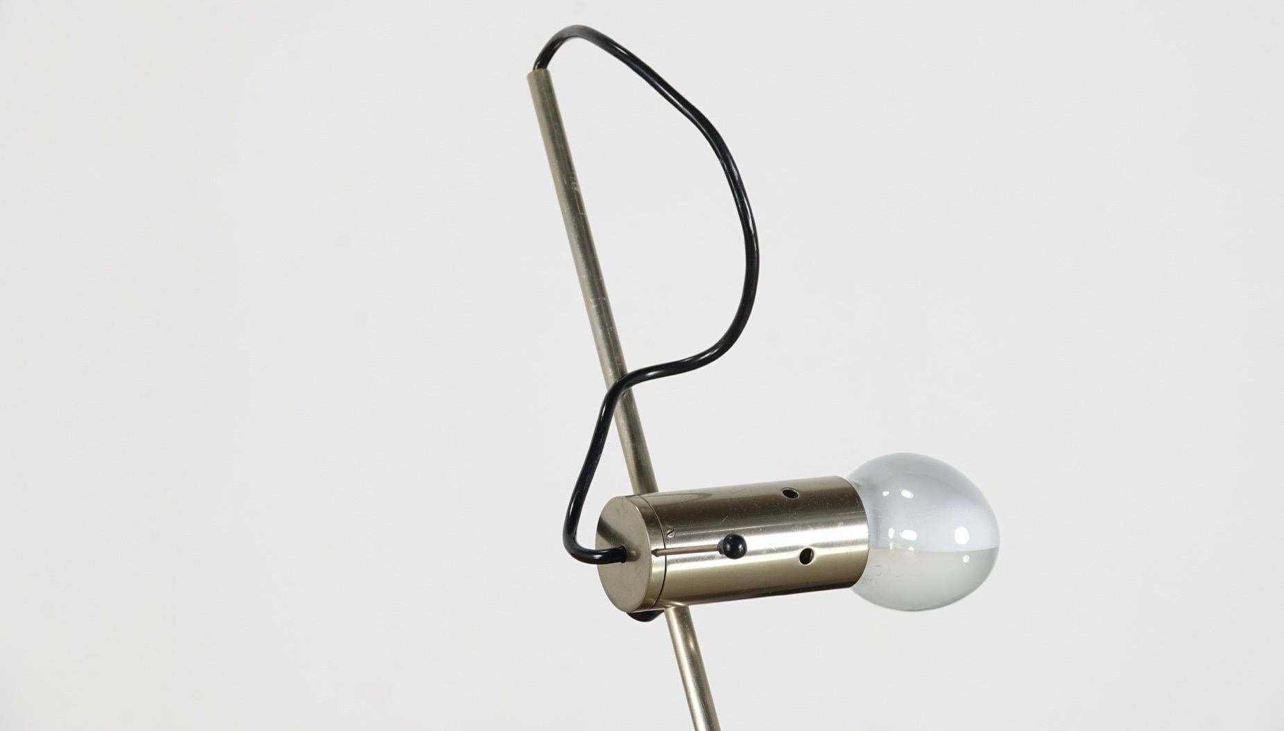 Tito Agnoli Articulated desk lamp, model 255 For Sale 7
