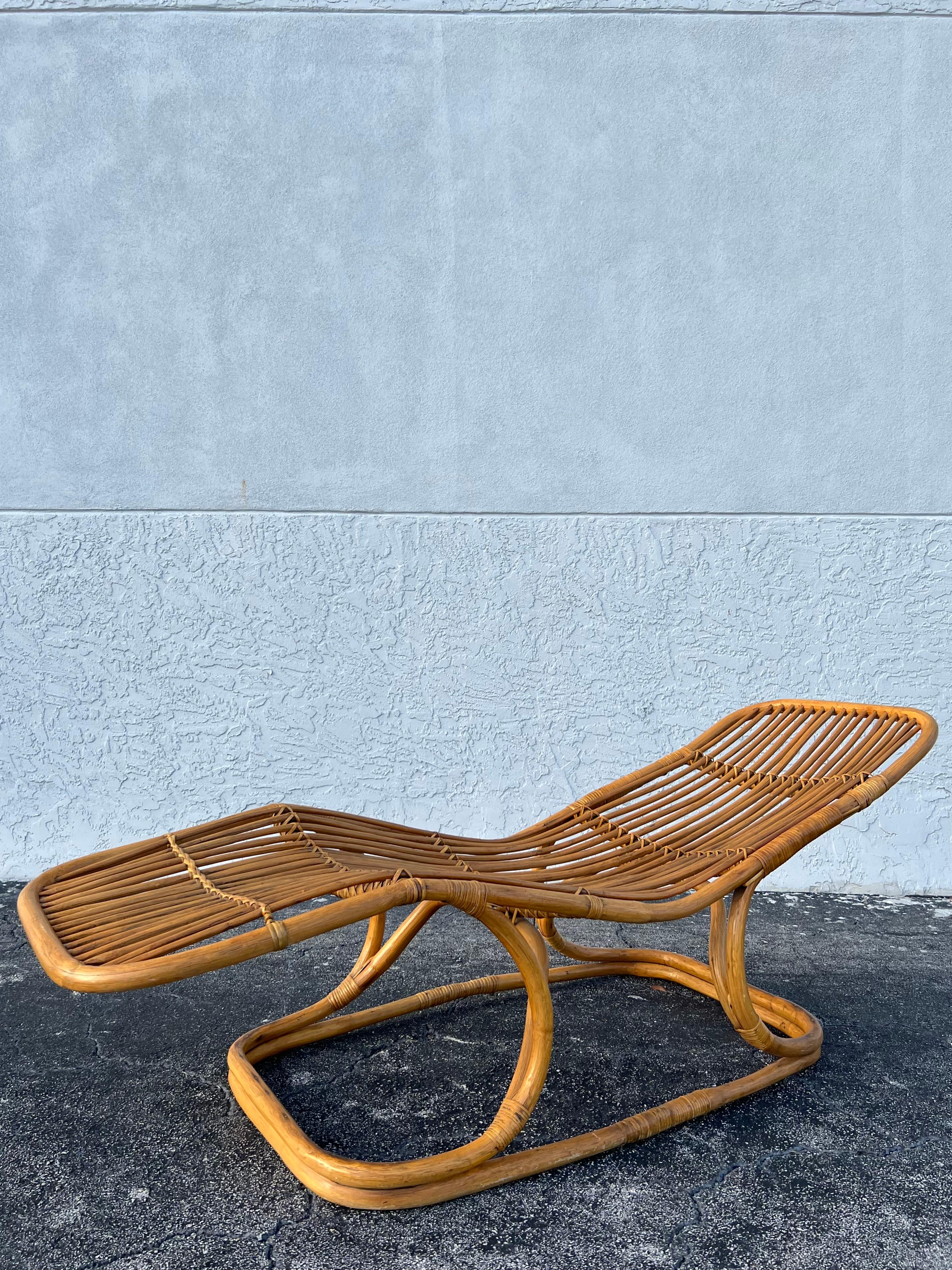 Mid-Century Modern Tito Agnoli Attributed Rattan Chaise Lounge For Sale