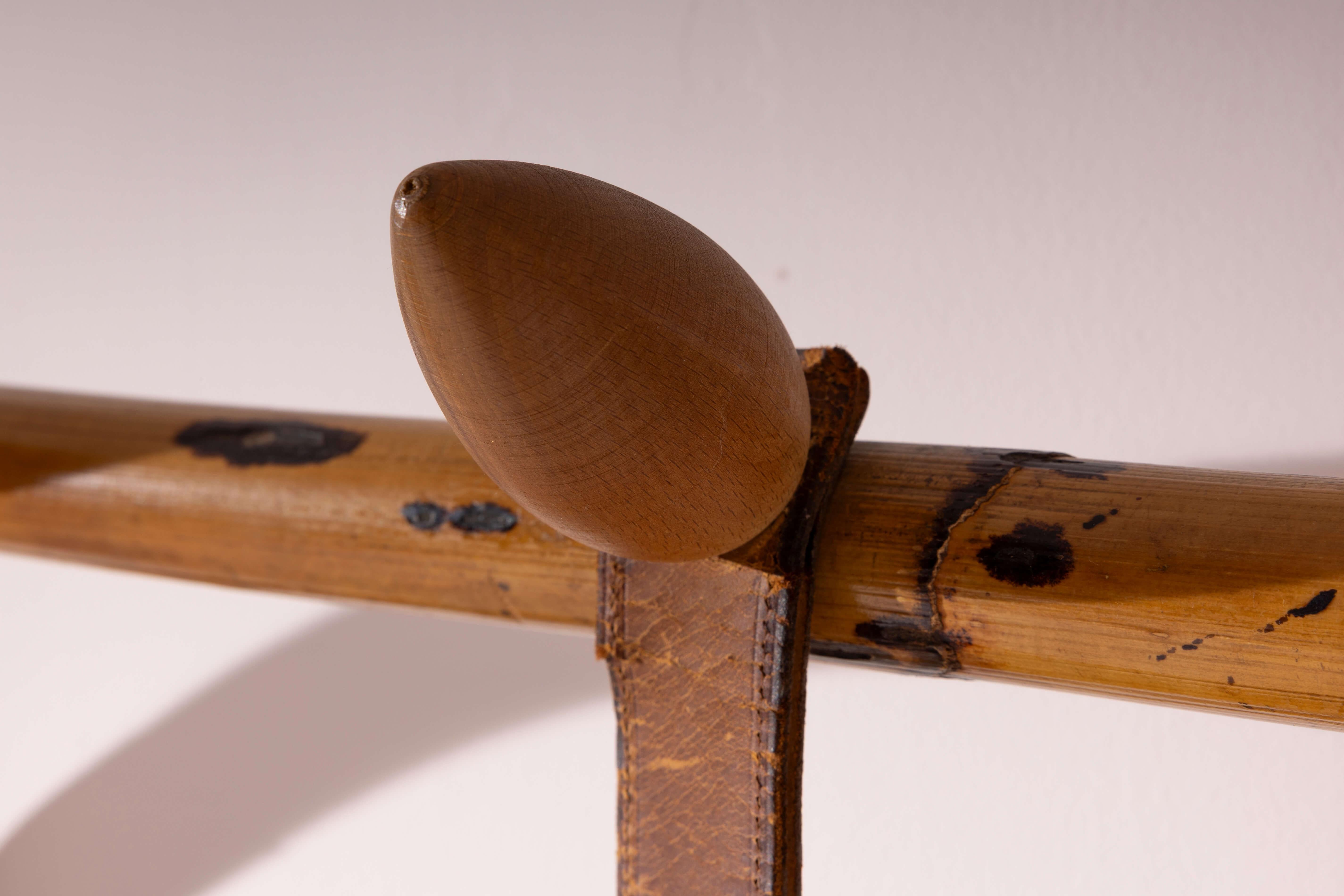 Perchero de bambú y cuero de Tito Agnoli para Bonacina, Italia, años 60 en venta 1