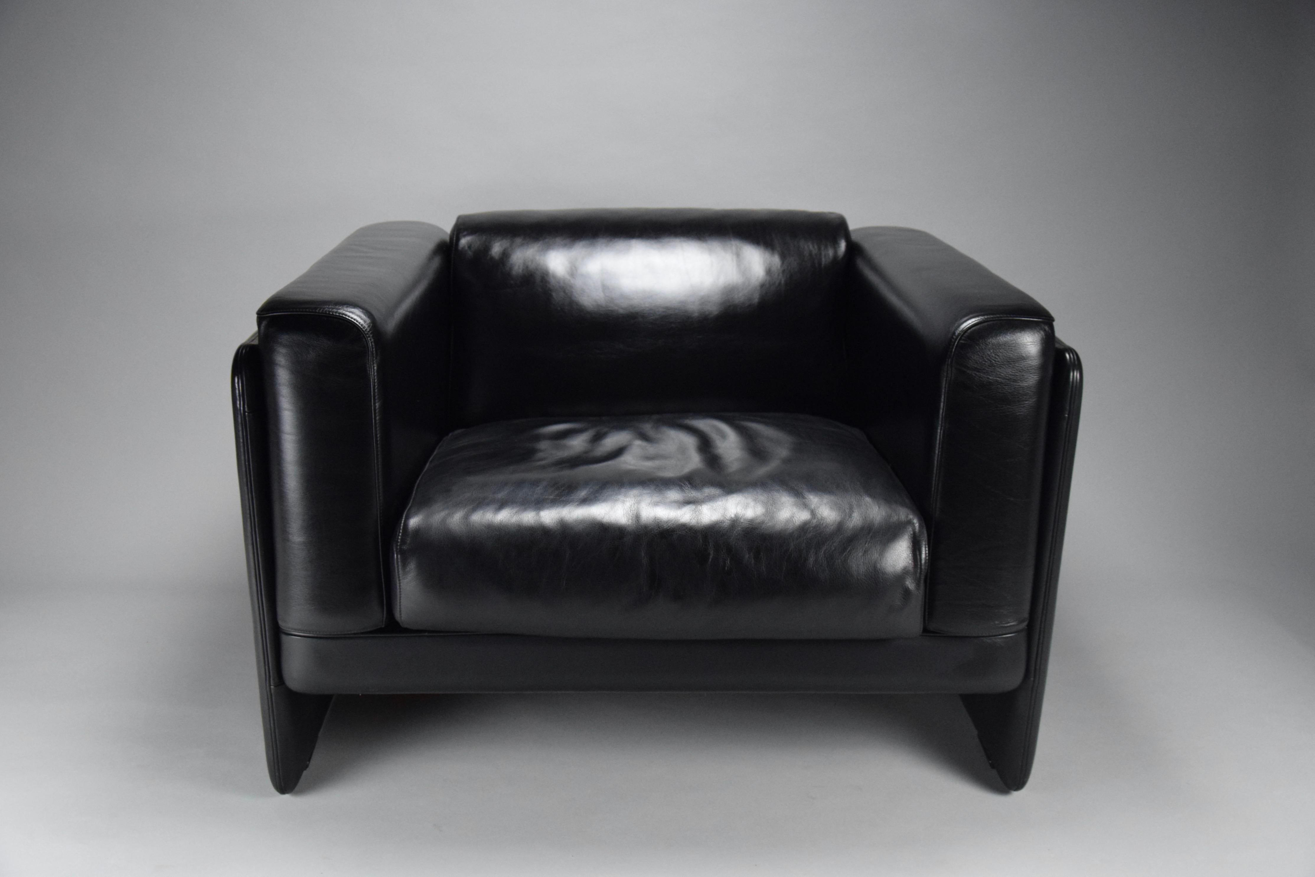 Tito Agnoli für Poltrona Frau, Loungesessel aus schwarzem Leder (Ende des 20. Jahrhunderts) im Angebot