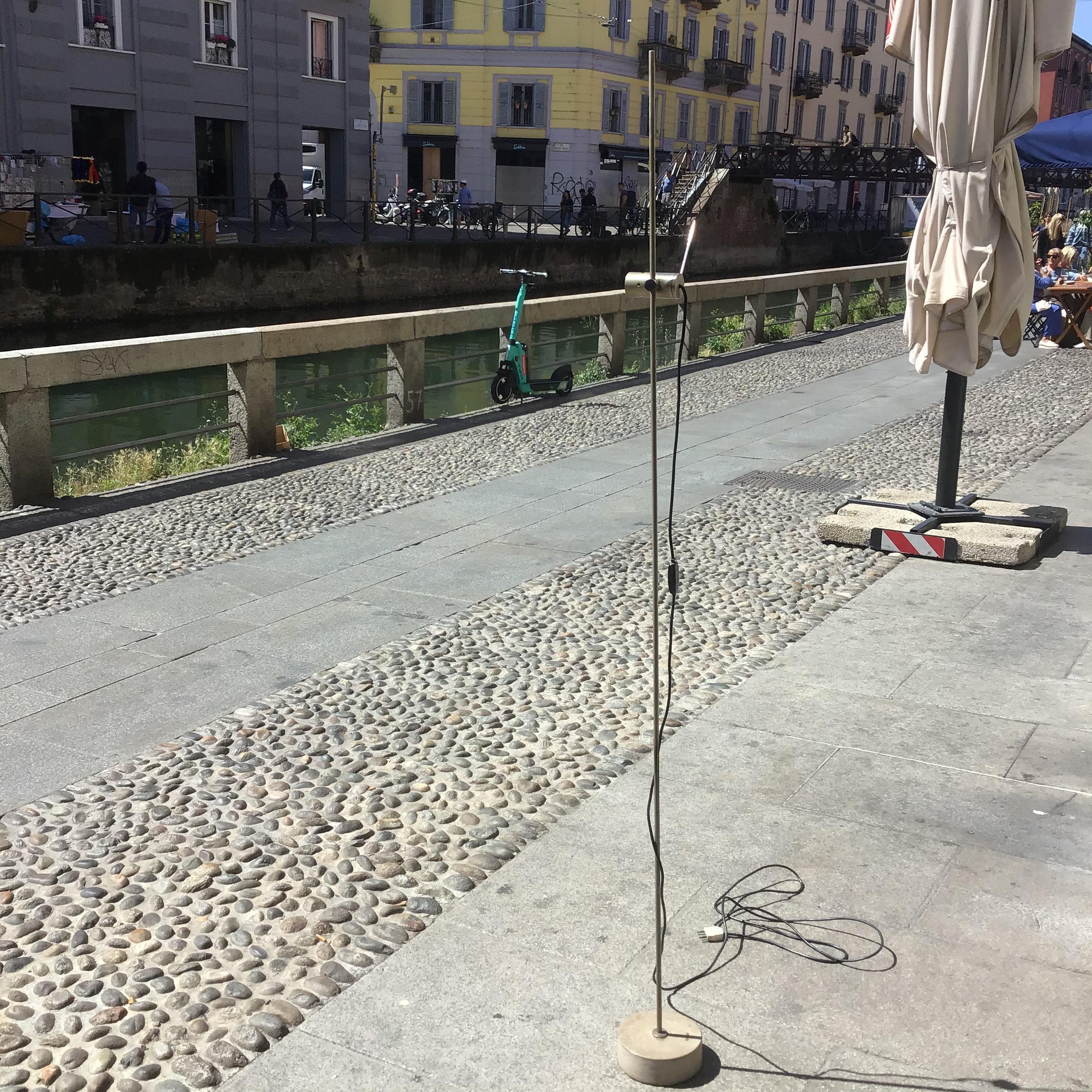 Lampadaire Tito Agnoli OLUCE  Base en travertin métallique Crome 1954, Italie en vente 5