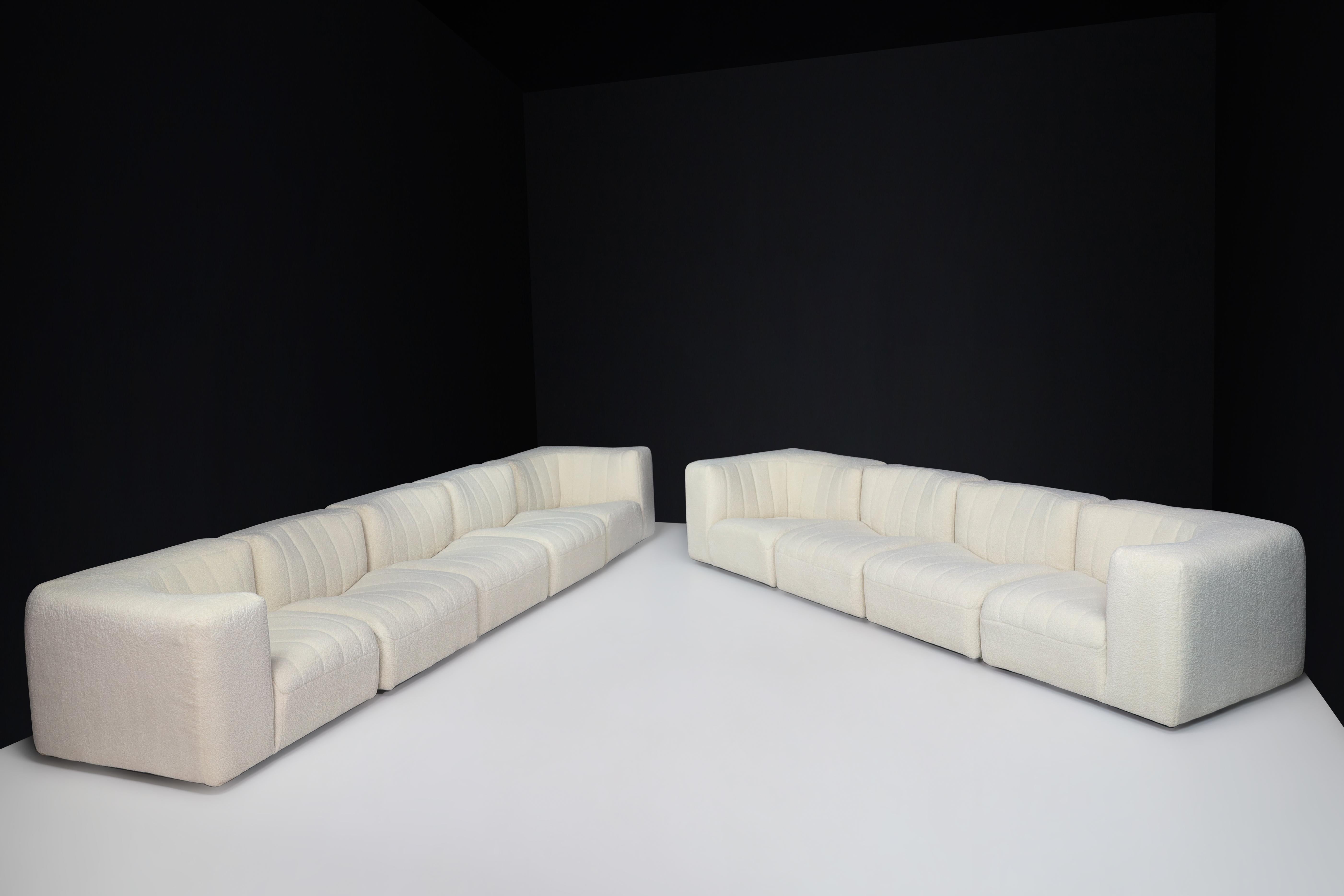 Tito Agnoli for Arflex, modular sofa model '9000', in teddy fabric re-upholstery, Italy 1970s. 

This model is marked by showing infinite possibilities to customize its use according to the room to be designed. Since it is an independent module