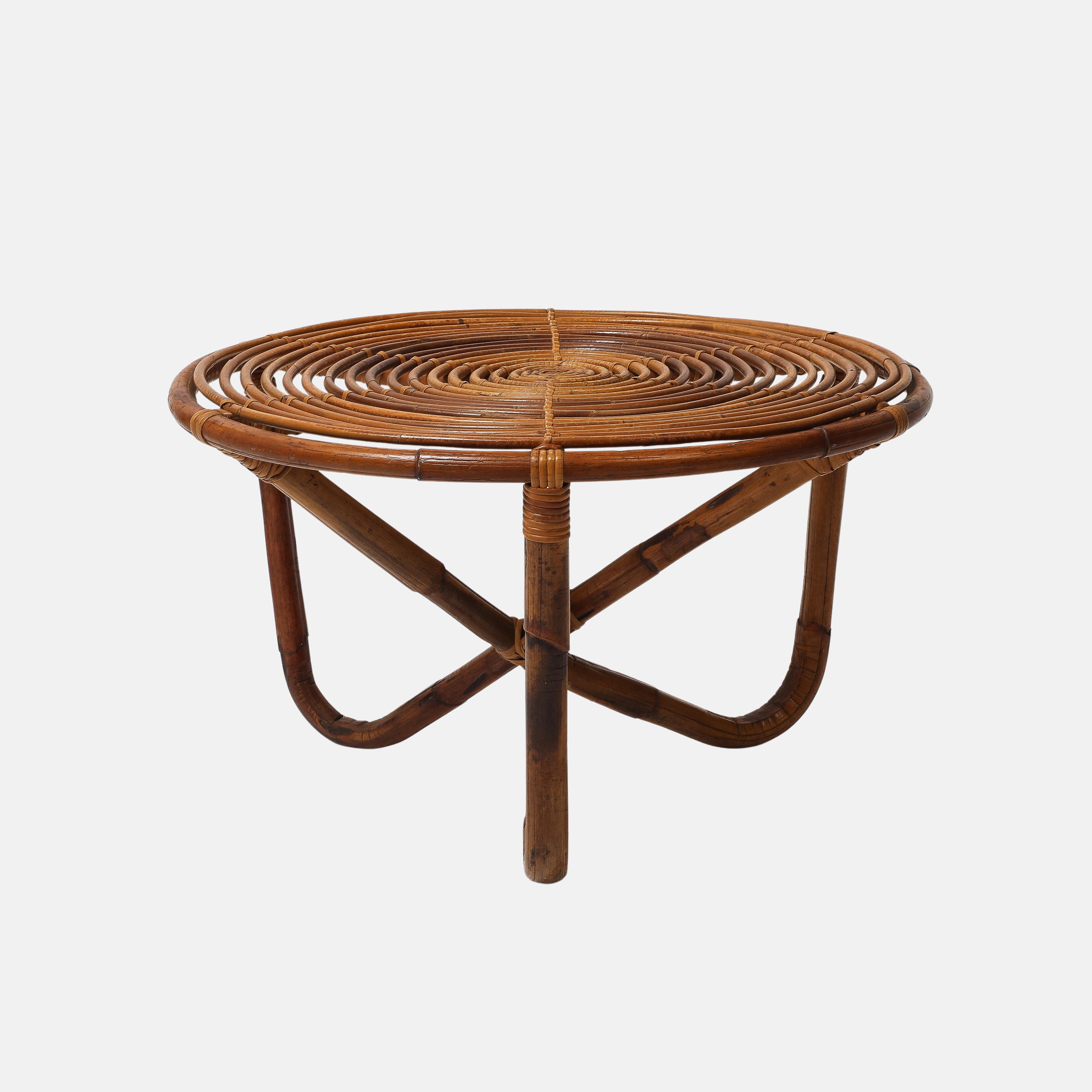 Mesa de centro redonda de bambú y ratán Tito Agnoli para Bonacina BT2, Italia, años 60 Moderno de mediados de siglo en venta
