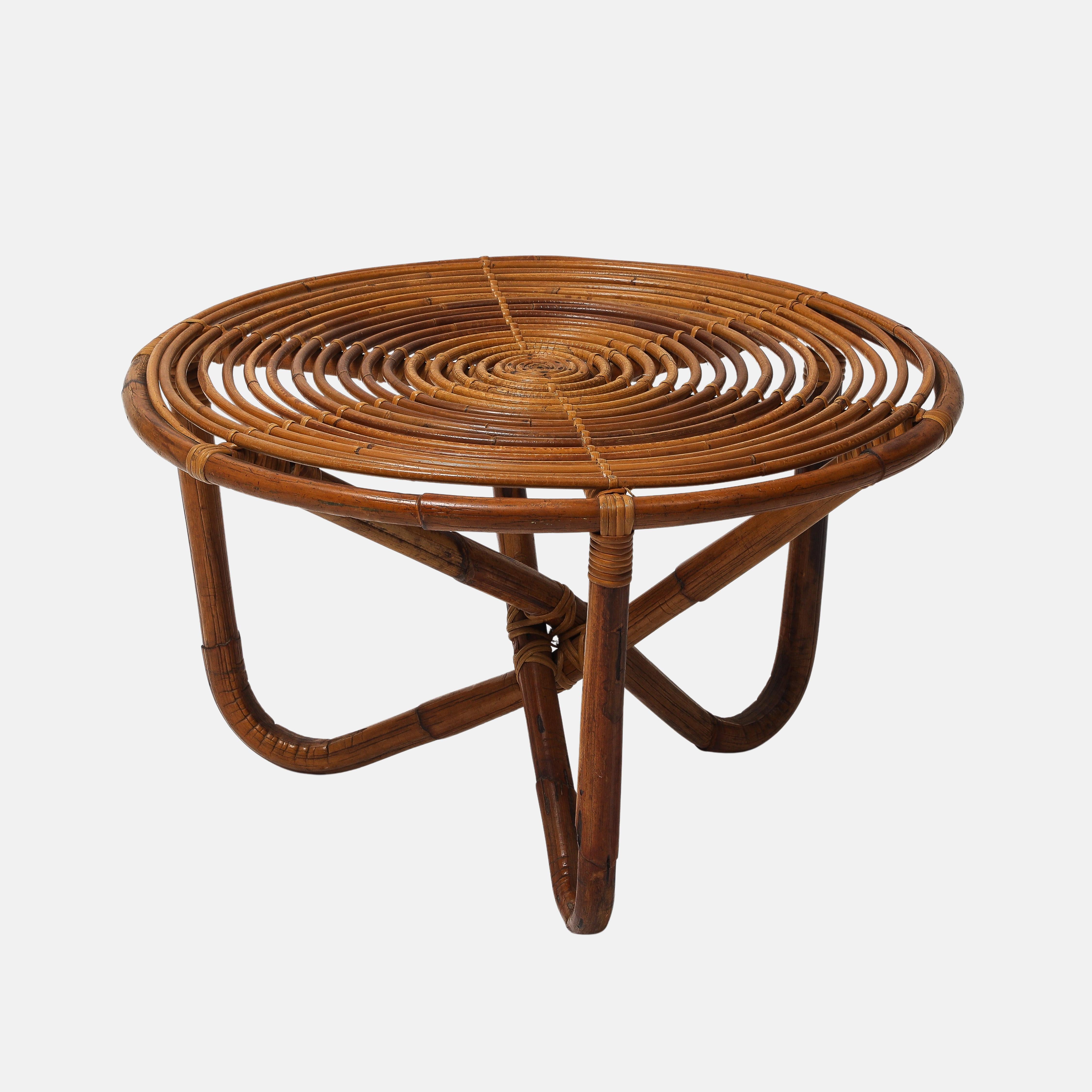 Mesa de centro redonda de bambú y ratán Tito Agnoli para Bonacina BT2, Italia, años 60 Lacado en venta