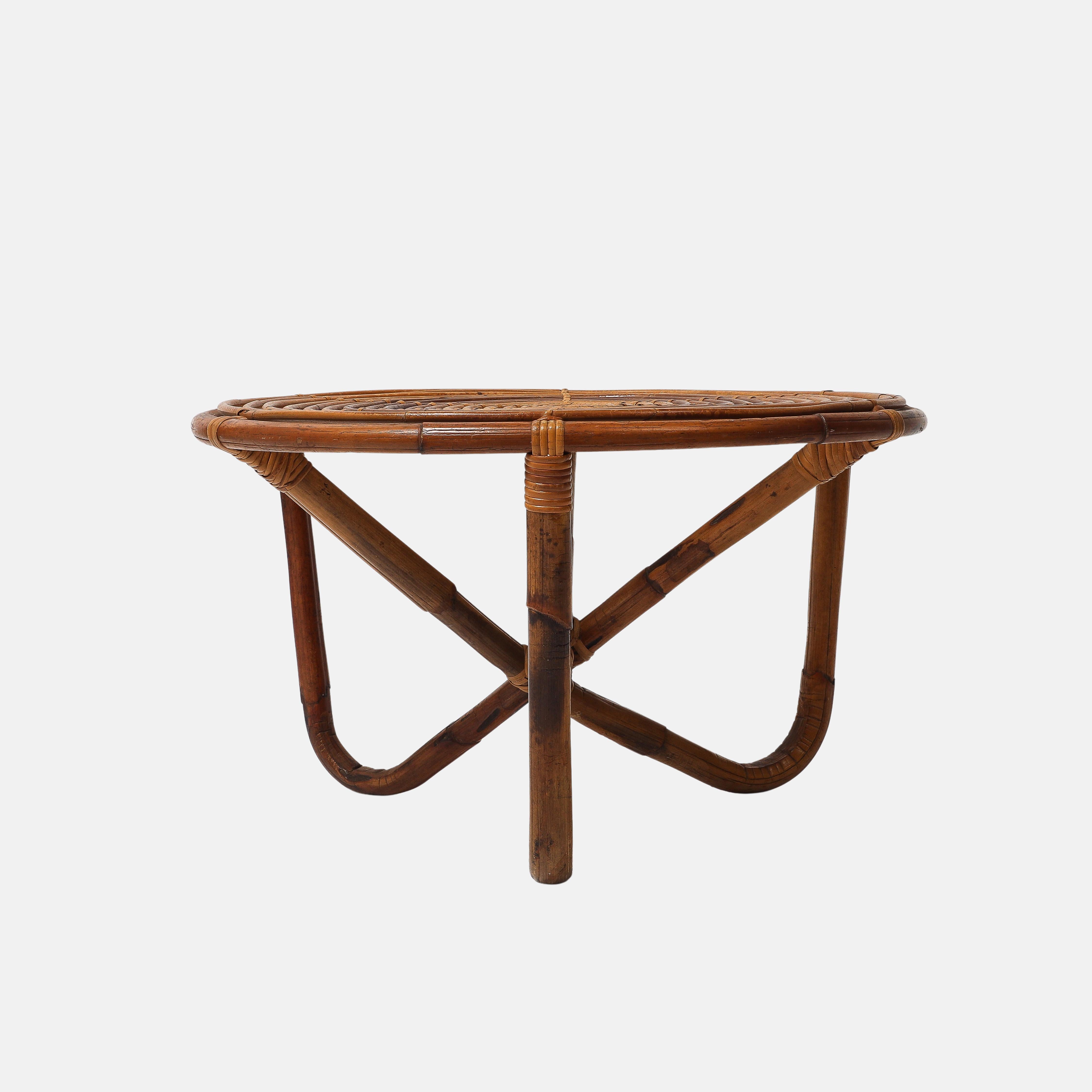 Mesa de centro redonda de bambú y ratán Tito Agnoli para Bonacina BT2, Italia, años 60 en Bueno estado para la venta en New York, NY