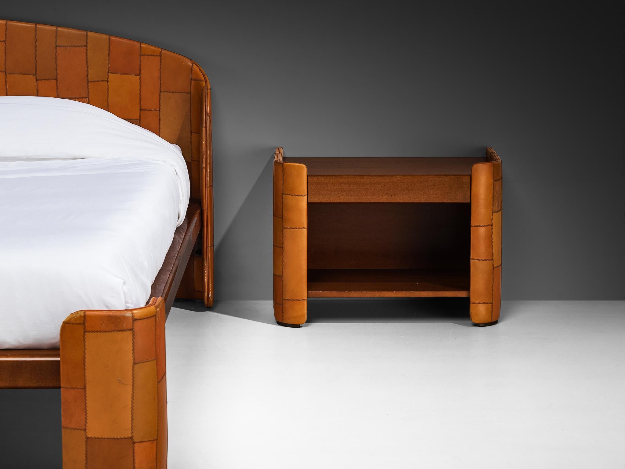 Tito Agnoli für Caleido/Poltrona Frau Doppelbett mit Nachtkästchen im Angebot 3